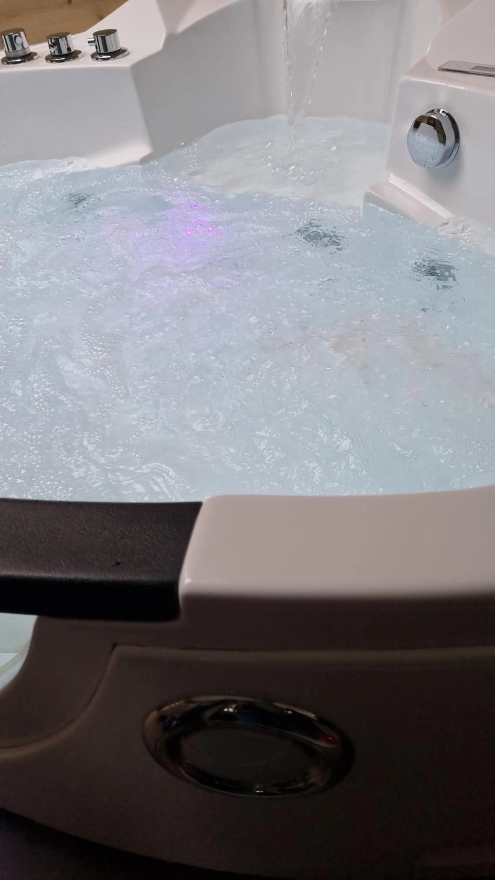 Hot Tub in Les Glycines de Monchy- Chambres d'hôtes