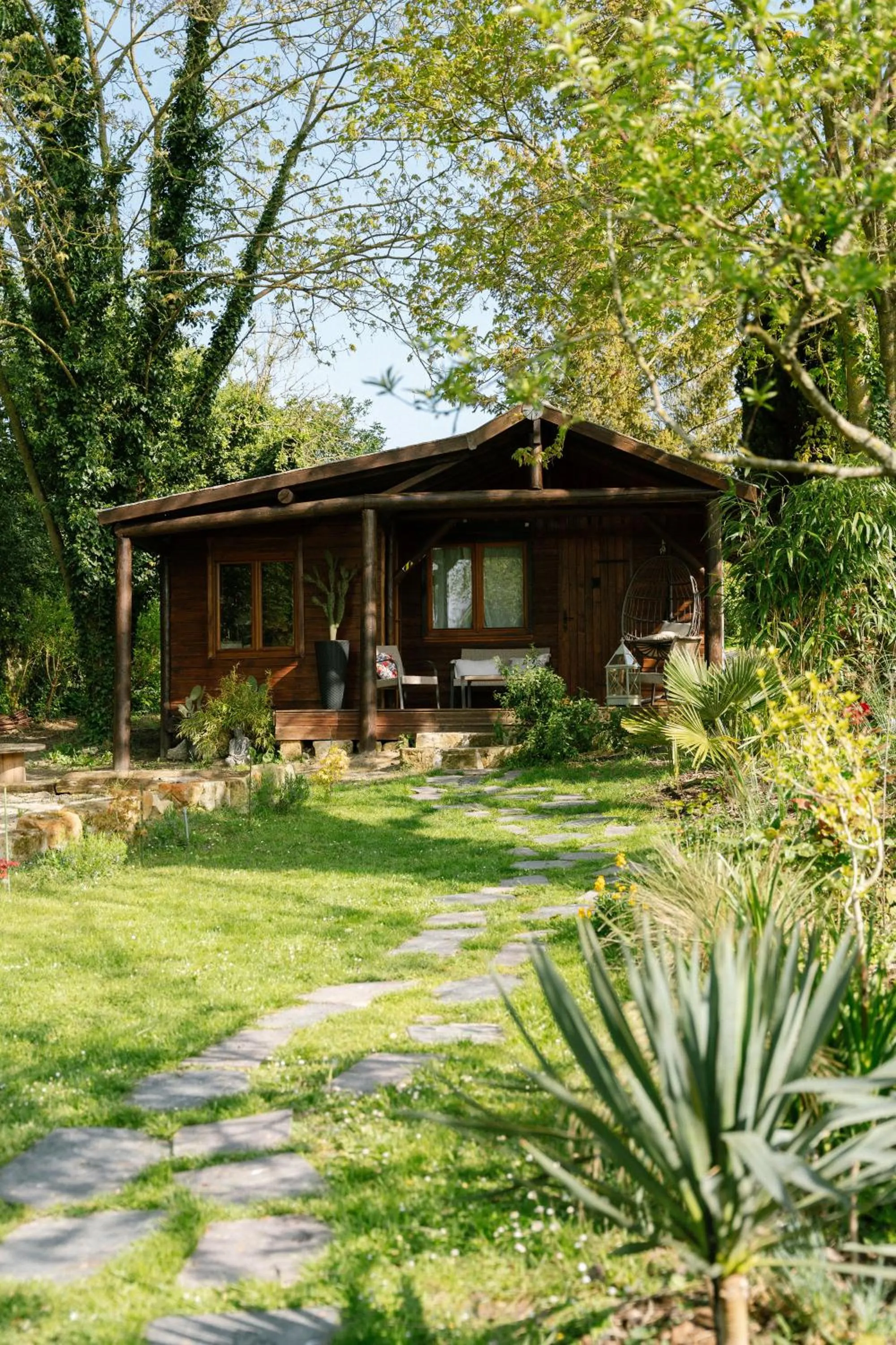 Spring in Les Glycines de Monchy- Chambres d'hôtes
