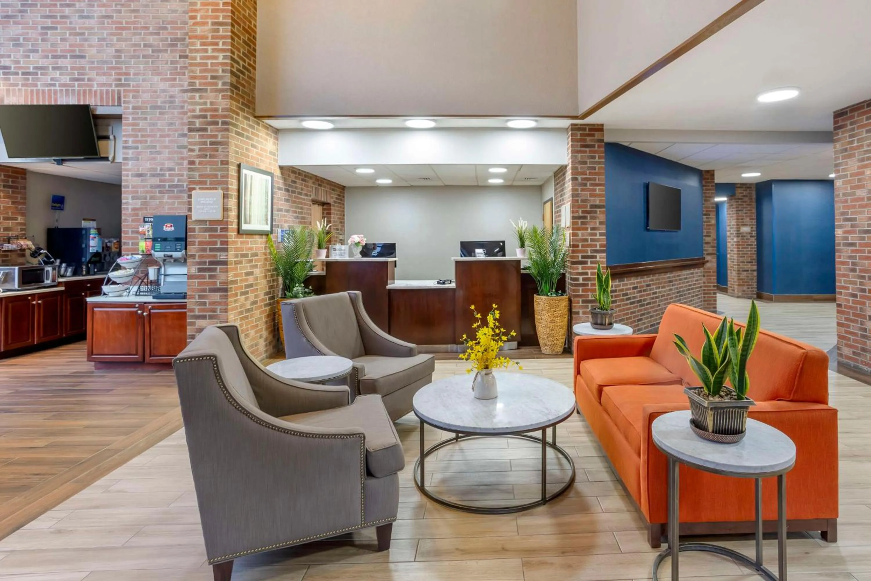 Lobby or reception in Best Western Danbury/Bethel