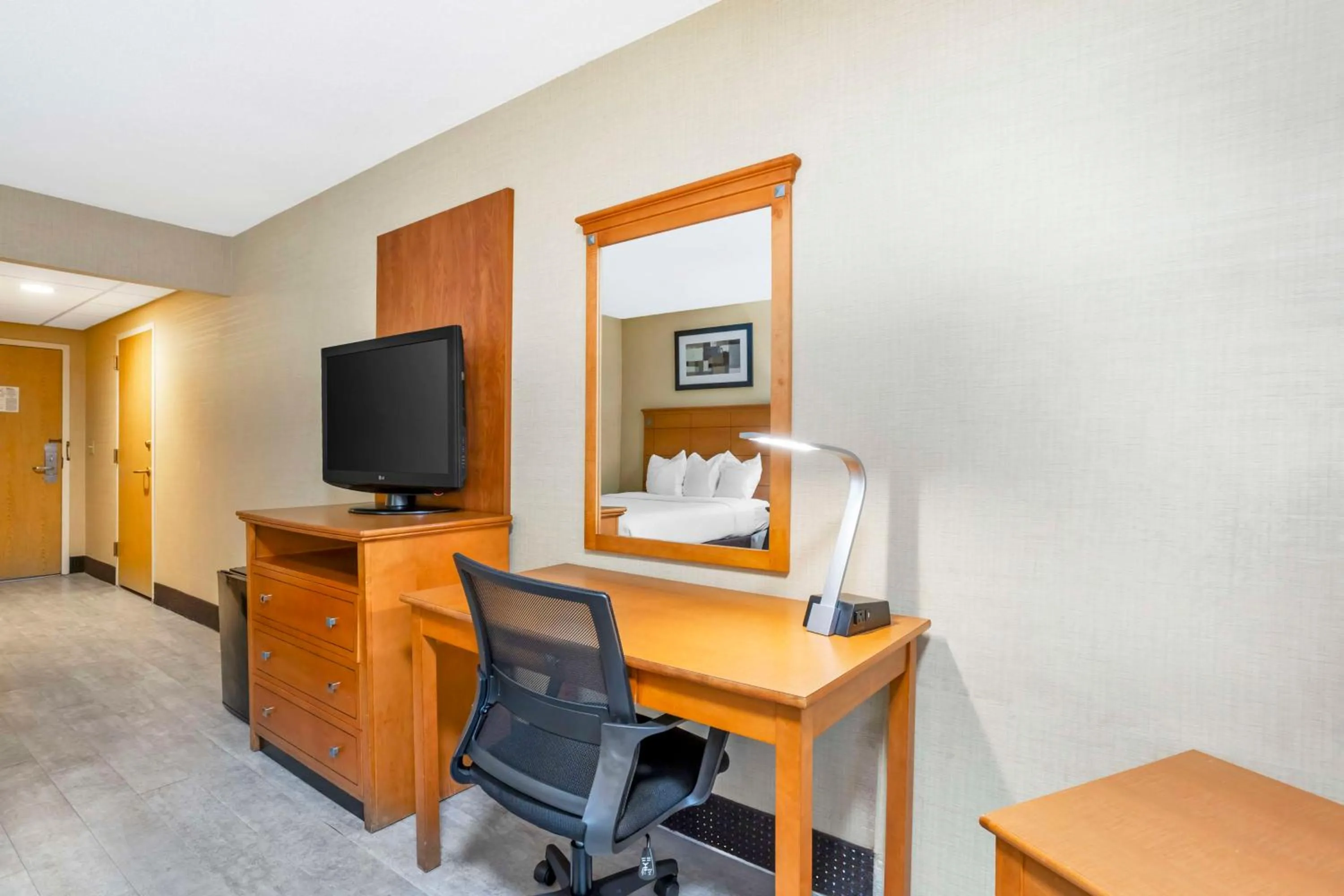 Bedroom in Best Western Danbury/Bethel