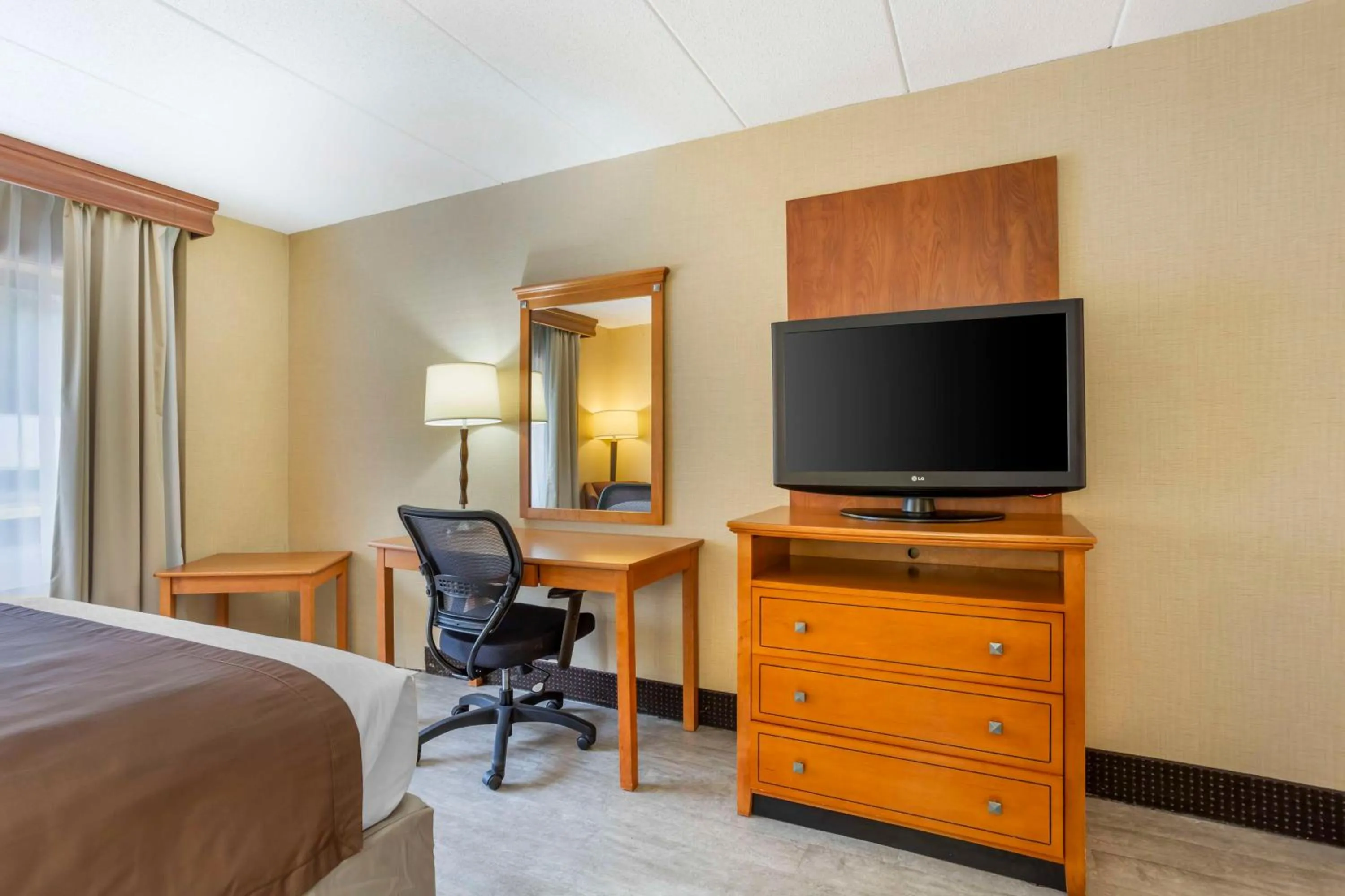 Bedroom, Bed in Best Western Danbury/Bethel