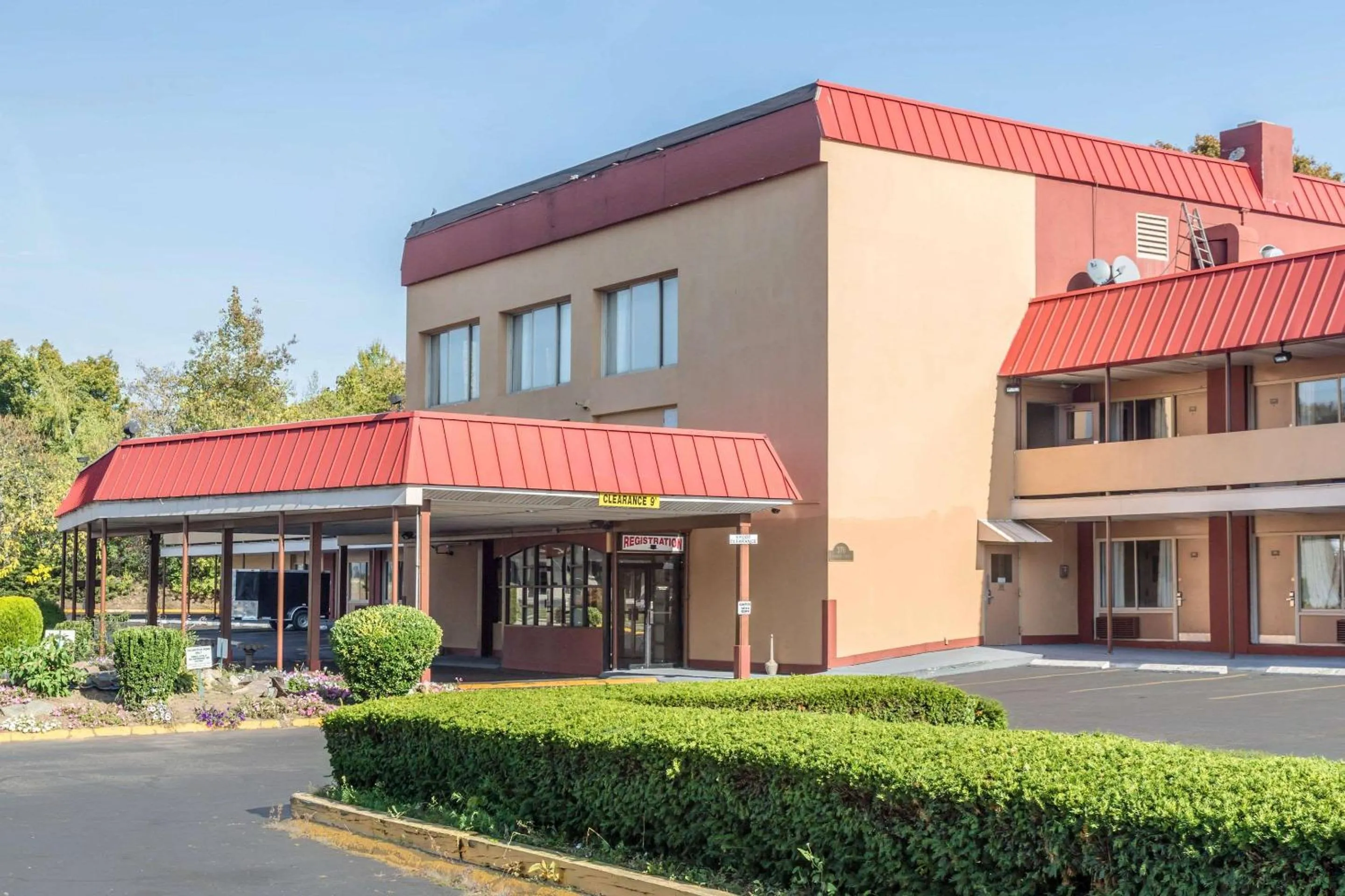 Property building in Econo Lodge