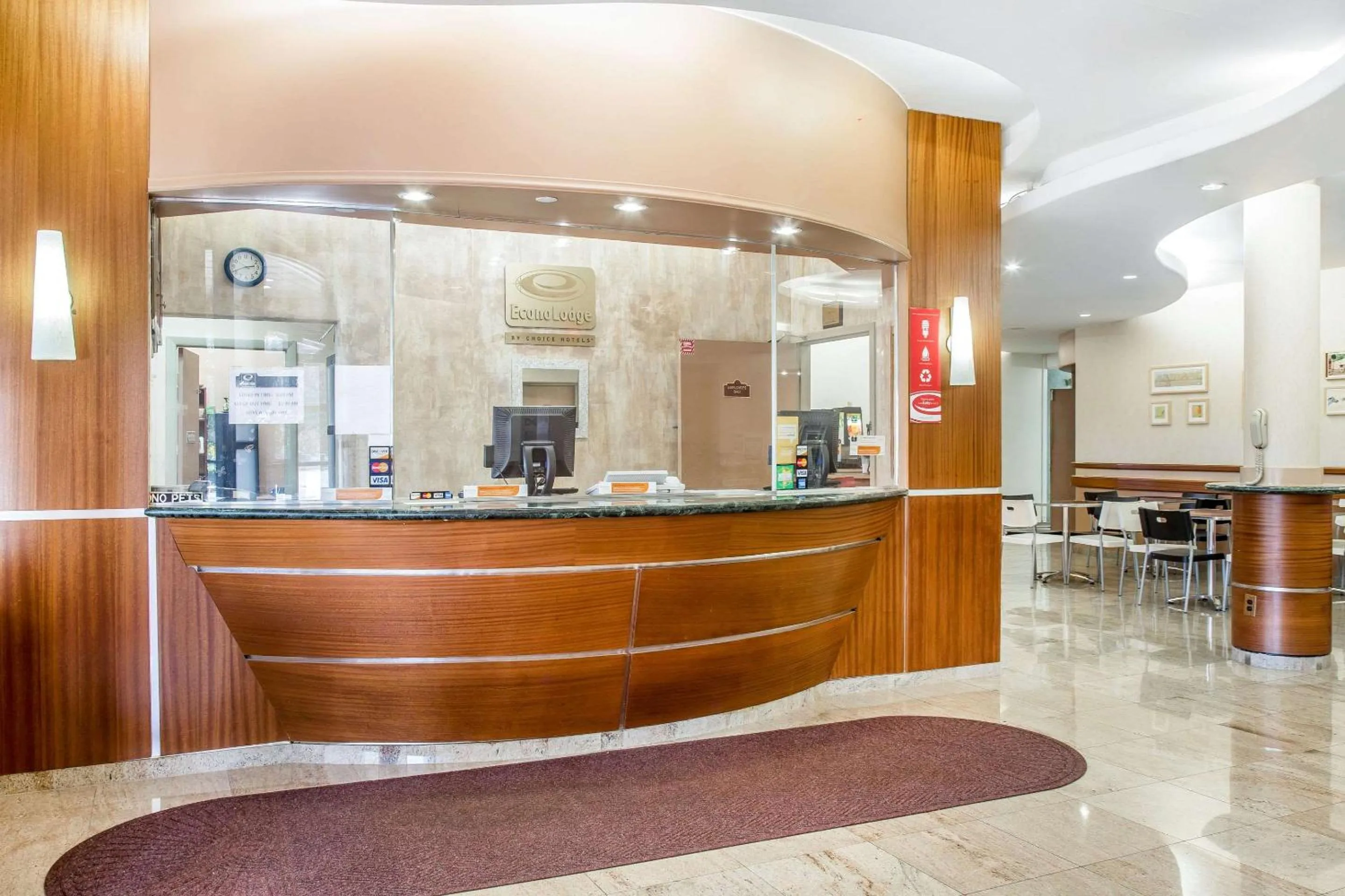 Lobby or reception in Econo Lodge