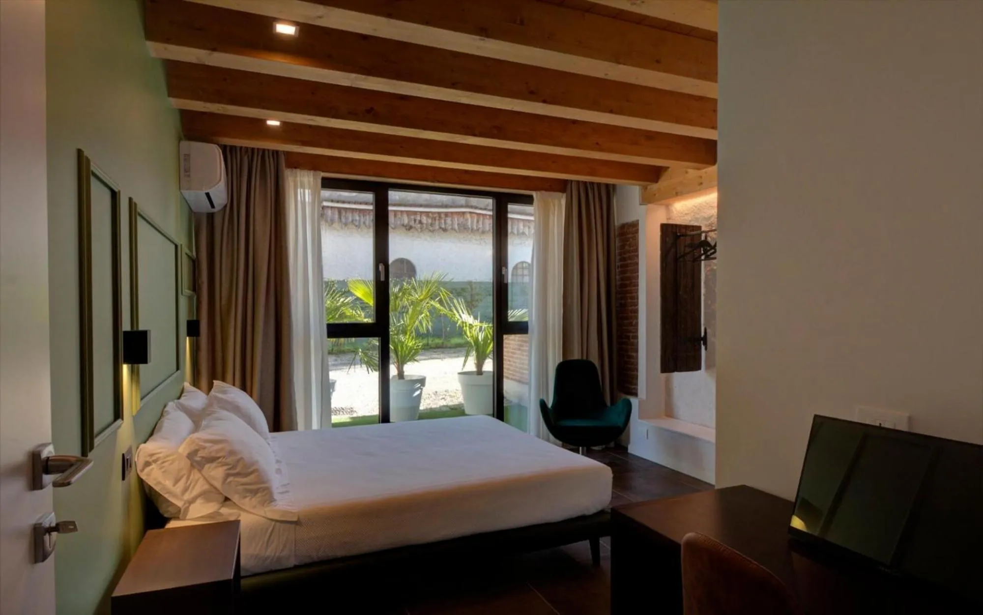 Photo of the whole room, Bed in Nuovo B&B WhyNot? a Vicenza