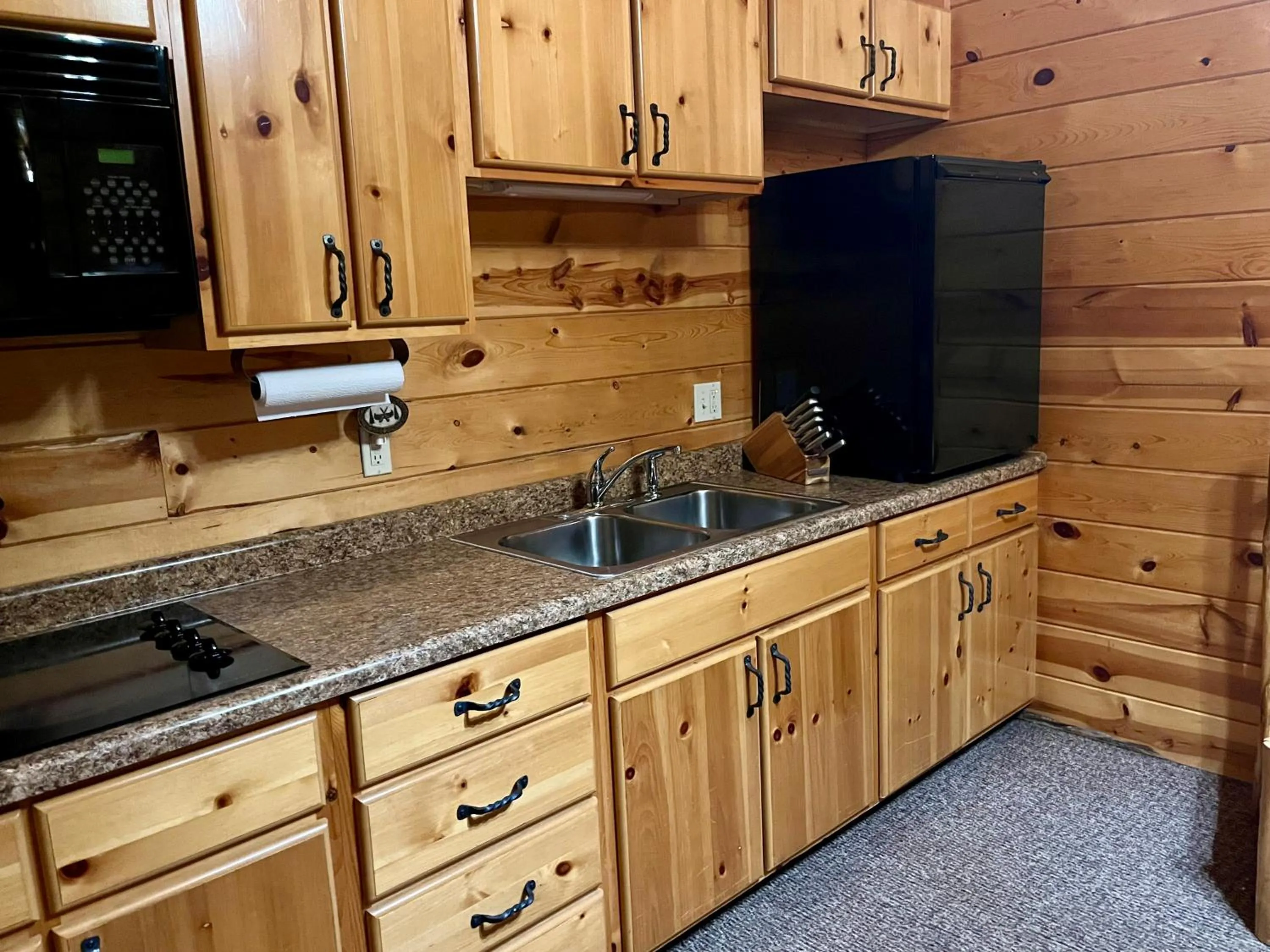 Kitchen or kitchenette in Badlands Frontier Cabins