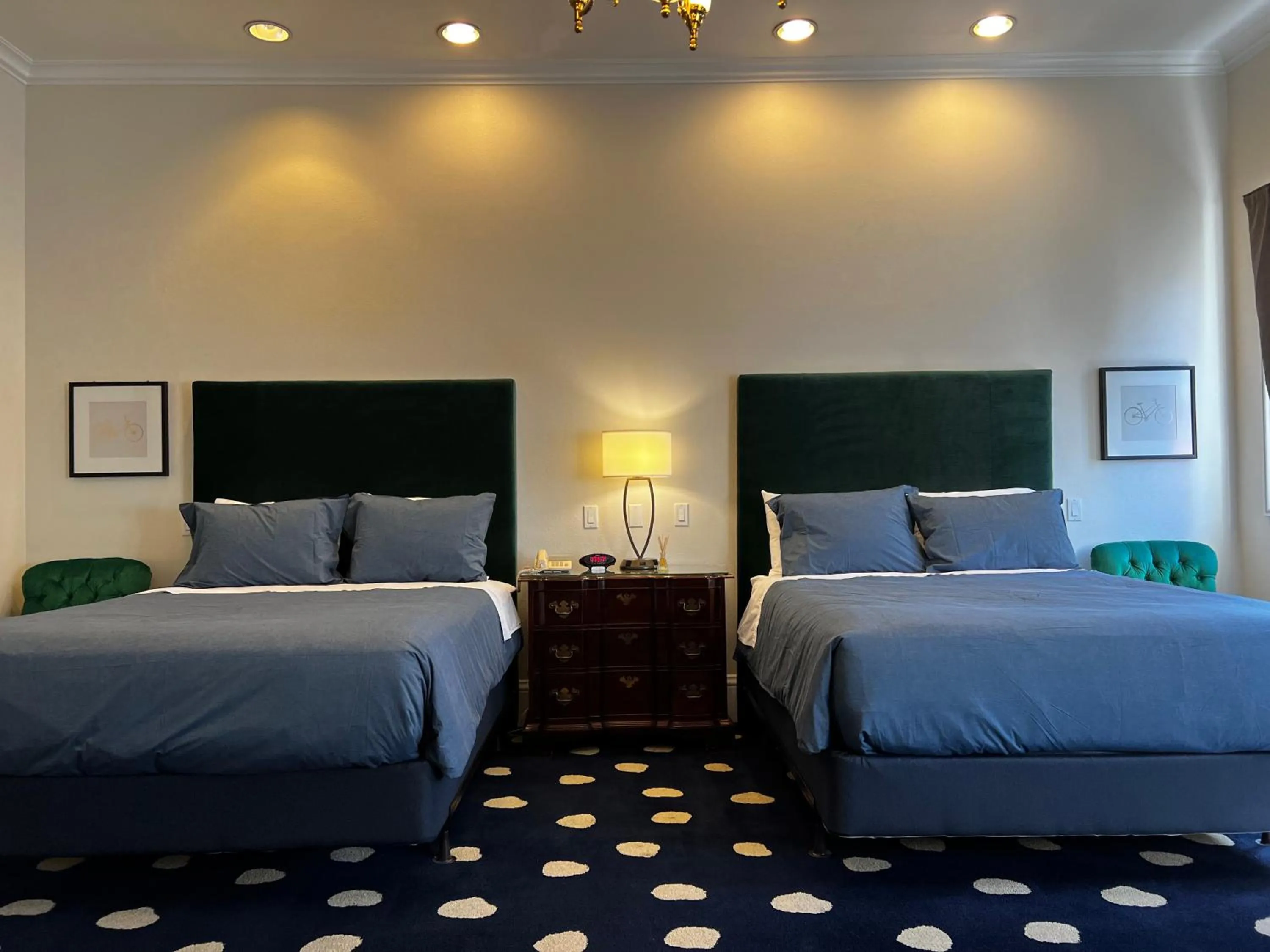 Bed in Sterling Hotel