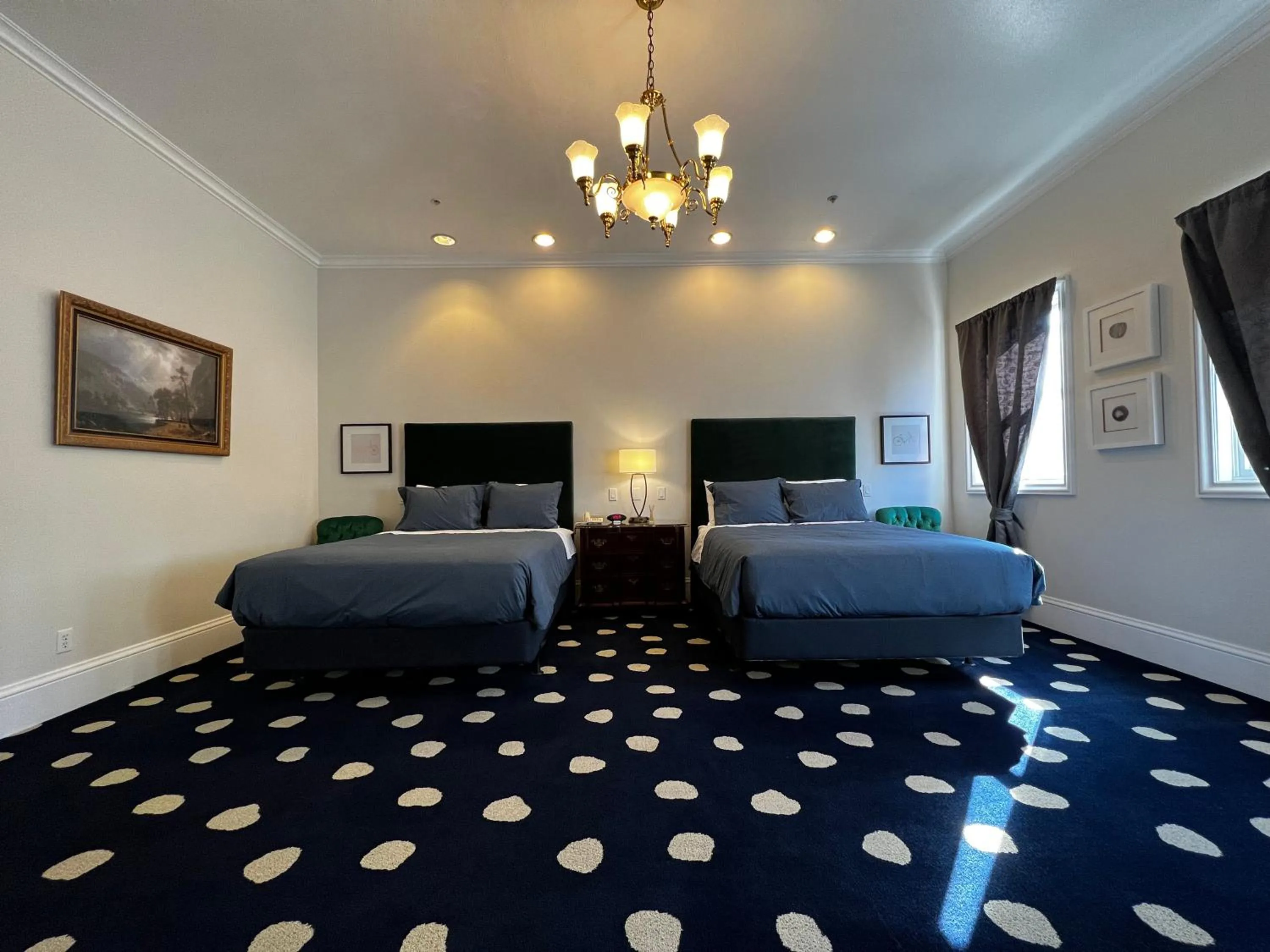 Bed in Sterling Hotel