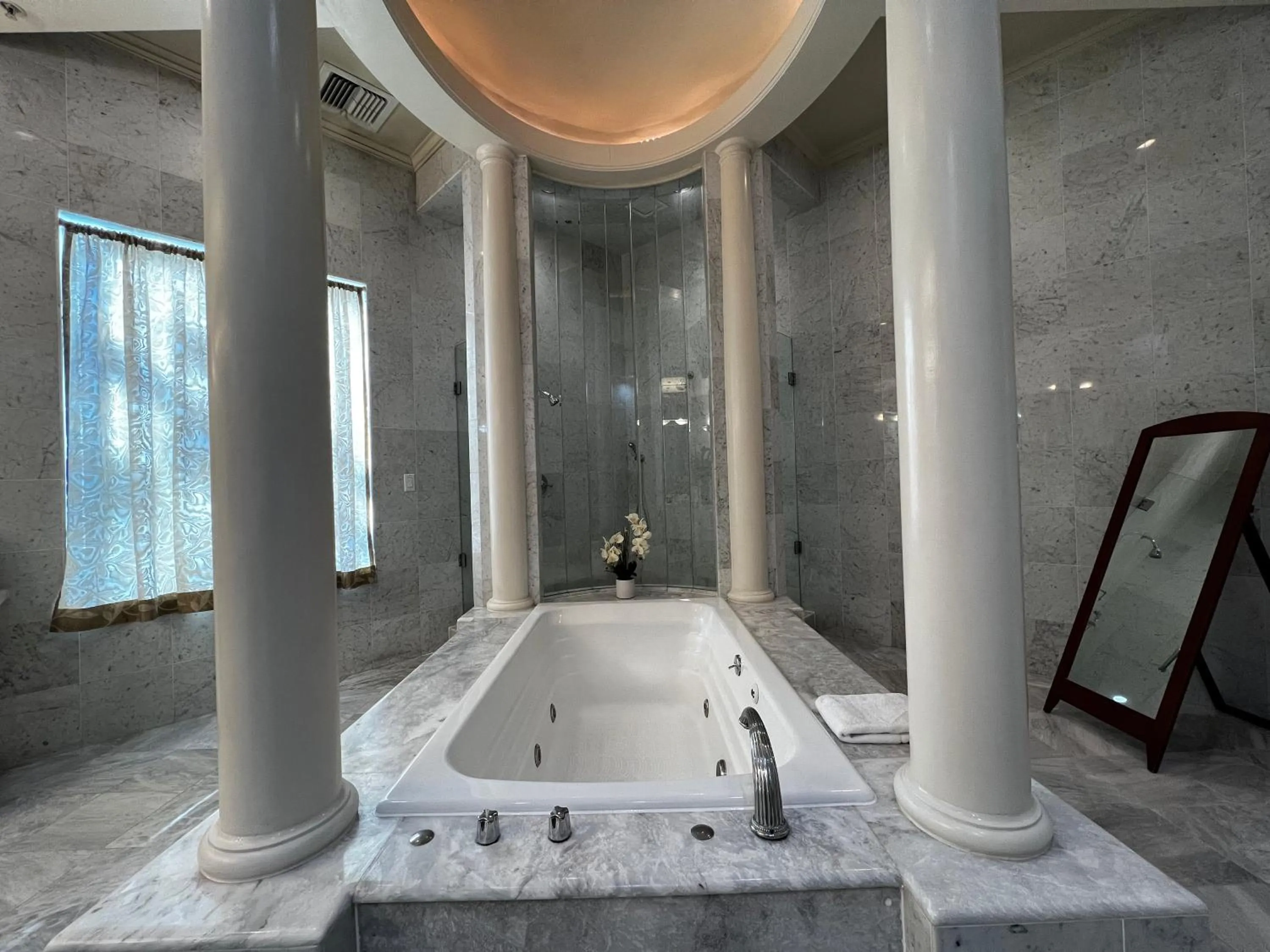 Bath in Sterling Hotel