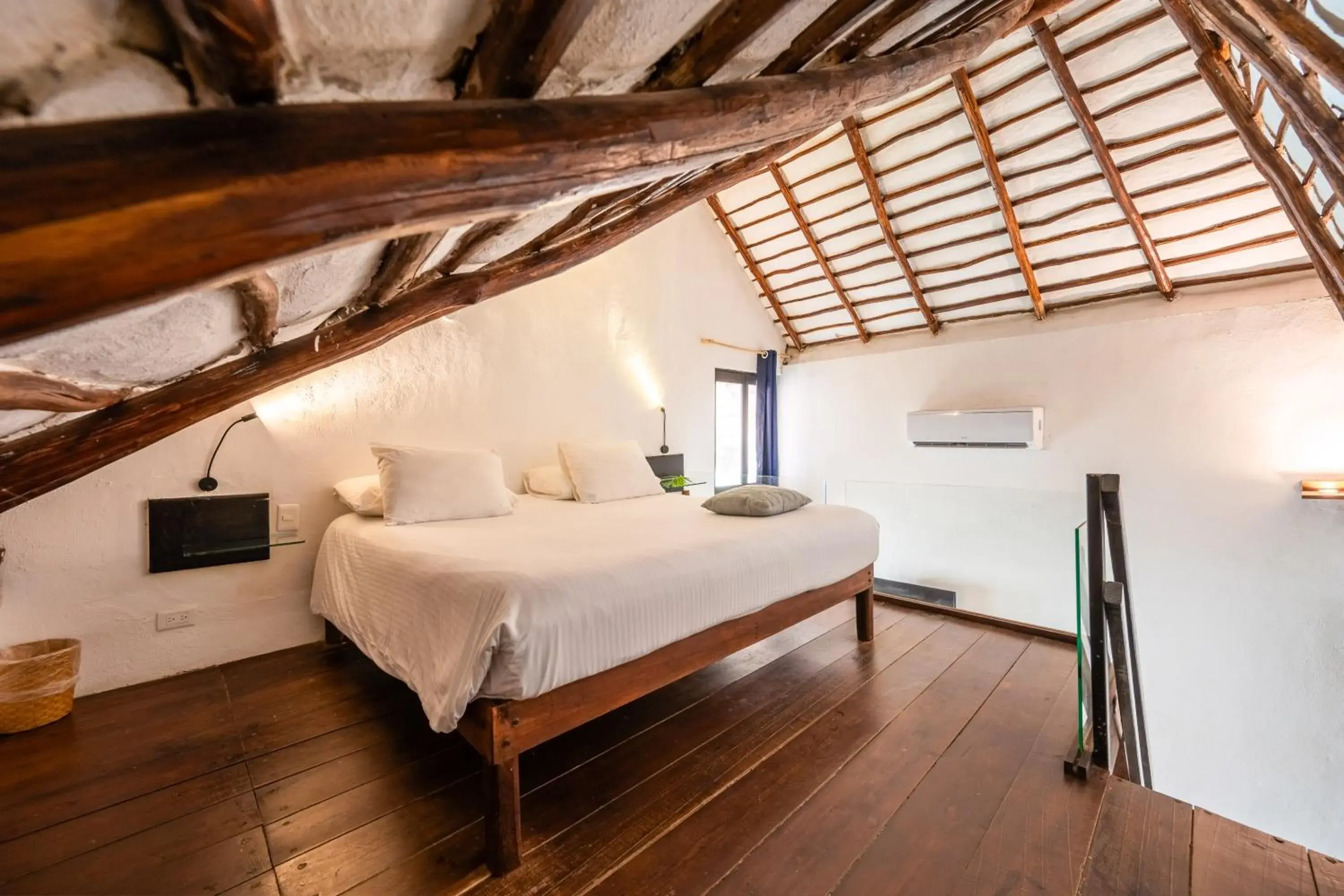 loft with king size bed and sofa bed in Kinbe Hotel Boutique loft with king size bed and sofa bed in Kinbe Hotel Boutique