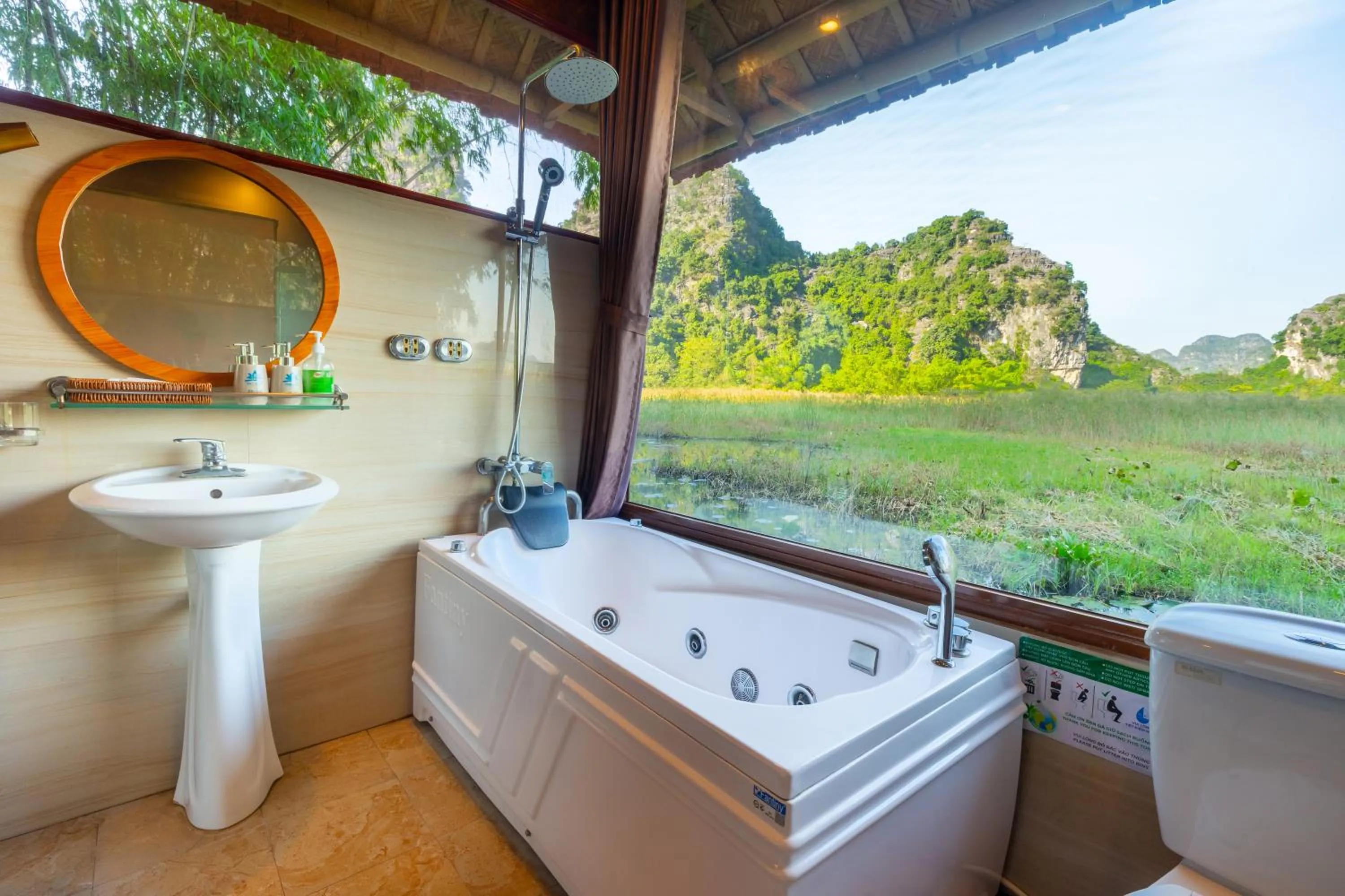 Hot Tub in Lotus Field Homestay