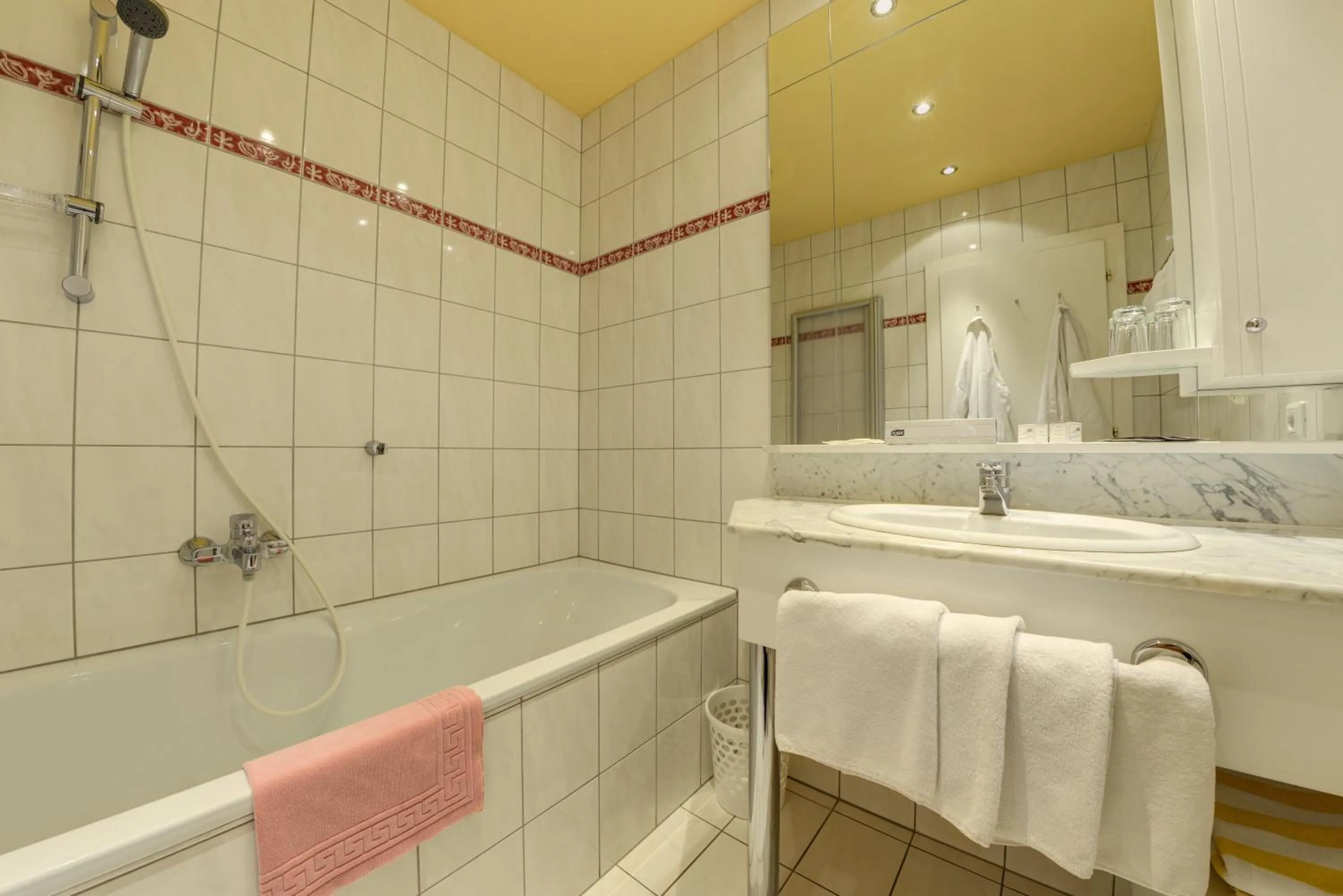 Bathroom in Hotel Flattacher Hof