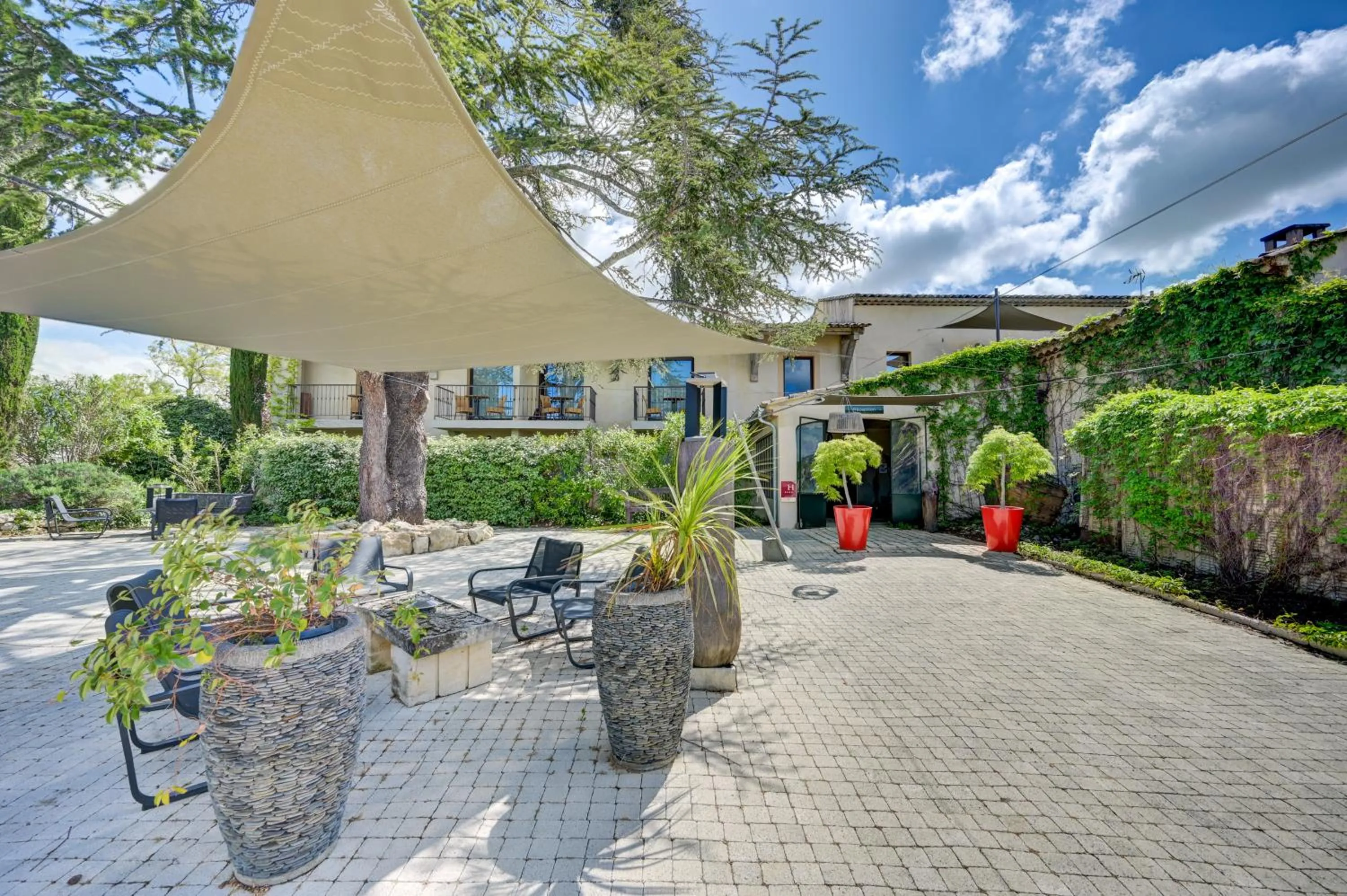 Property building in Hotel Bastide & SPA - Villa de Lourmarin