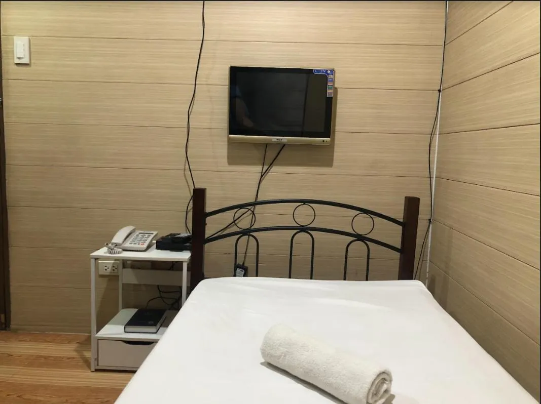 Bed in Maine City Residences Leveriza