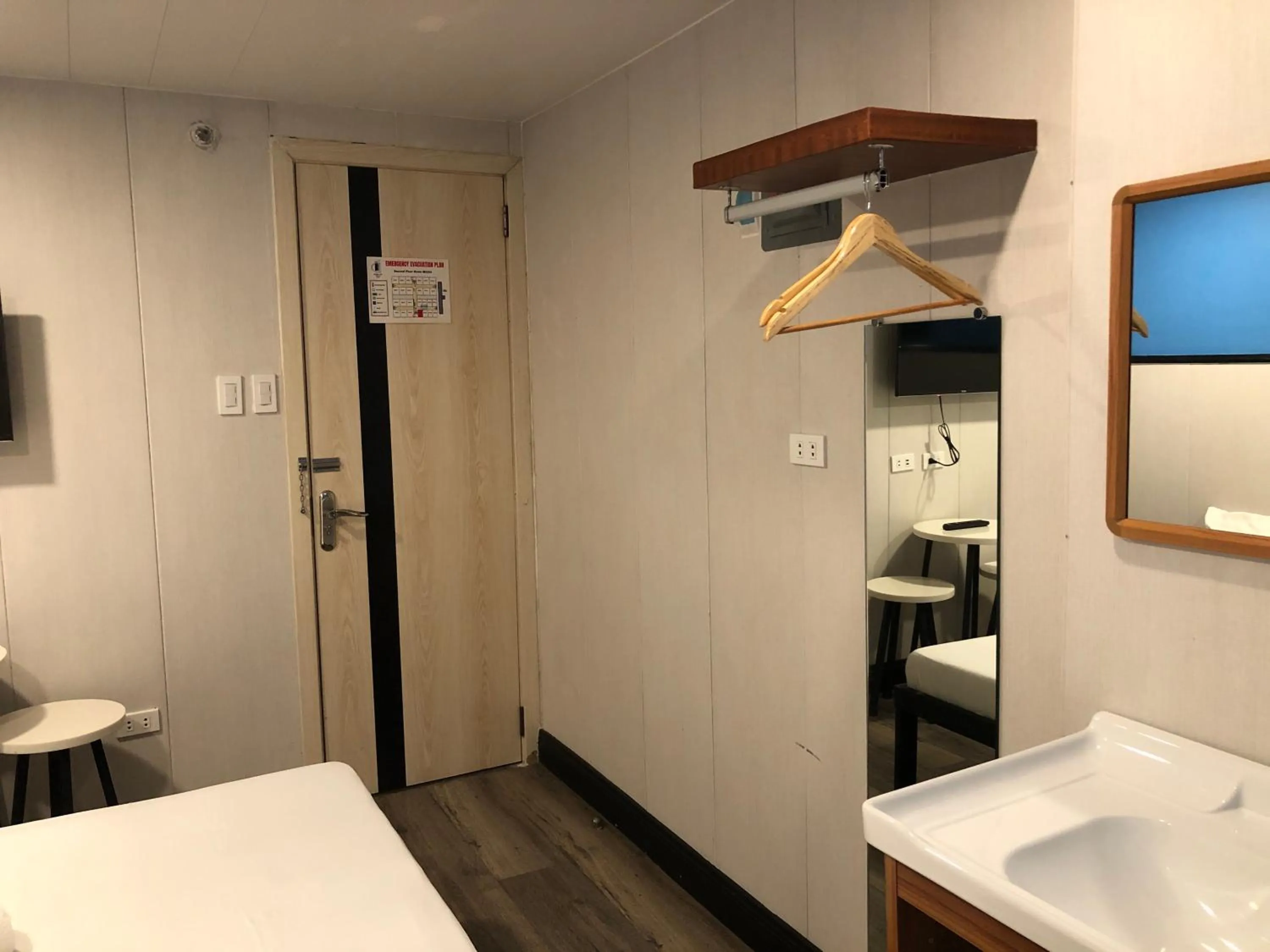 Bedroom, Bed in Maine City Residences Leveriza