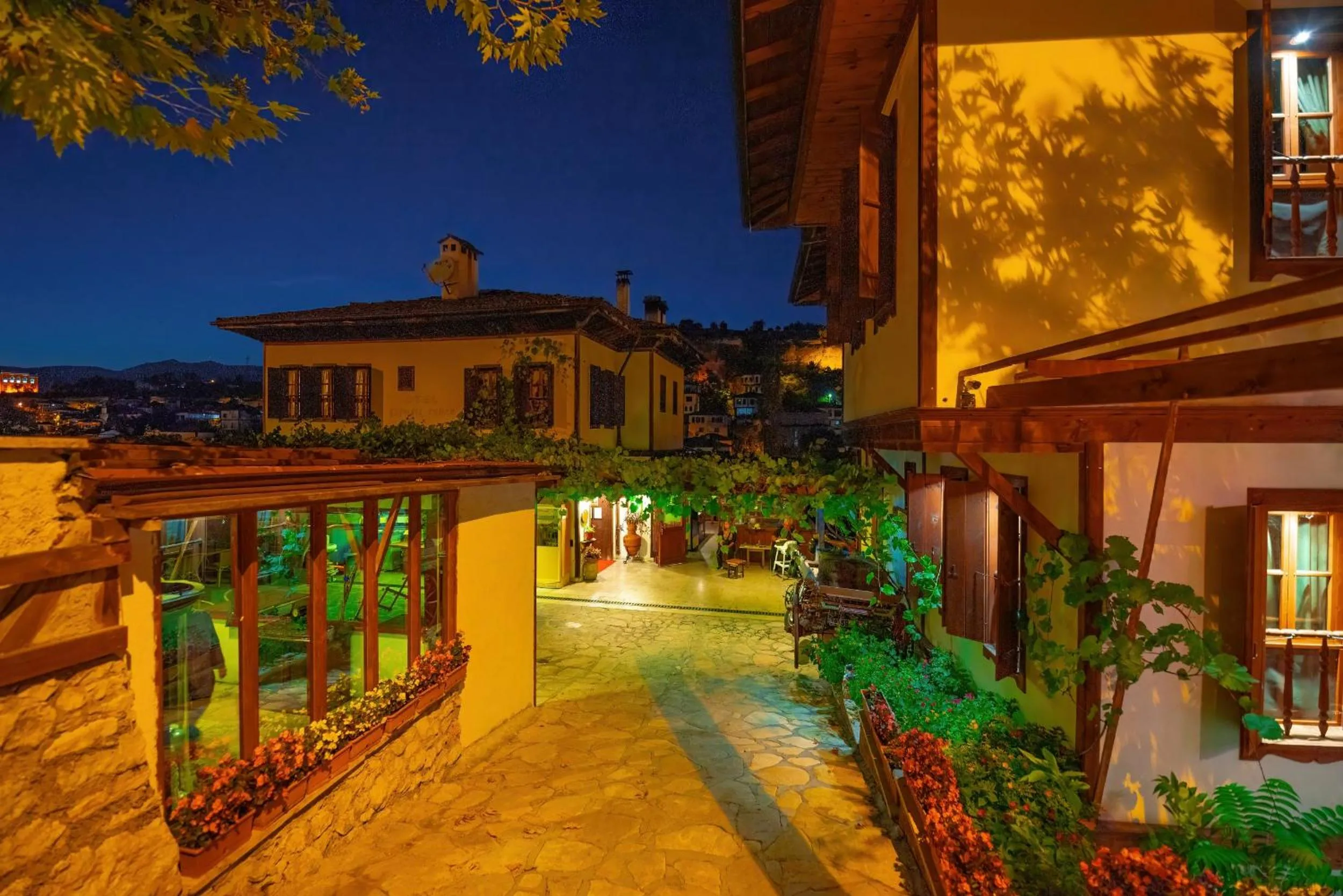 Property building in Cesmeli Konak Corner