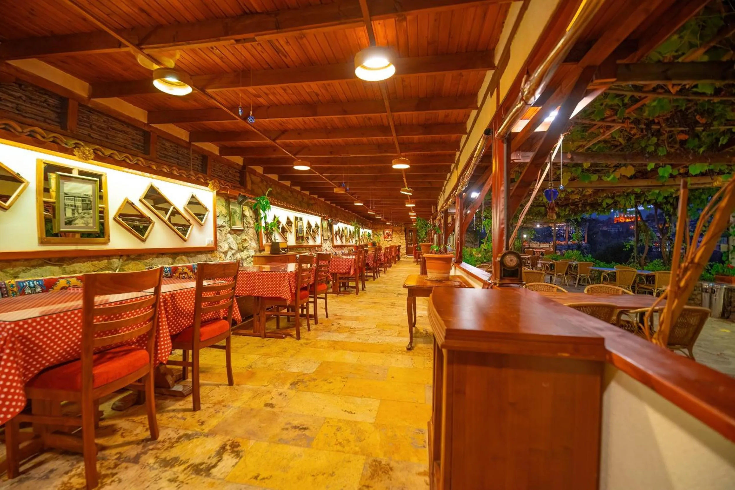 Restaurant/places to eat in Cesmeli Konak Corner