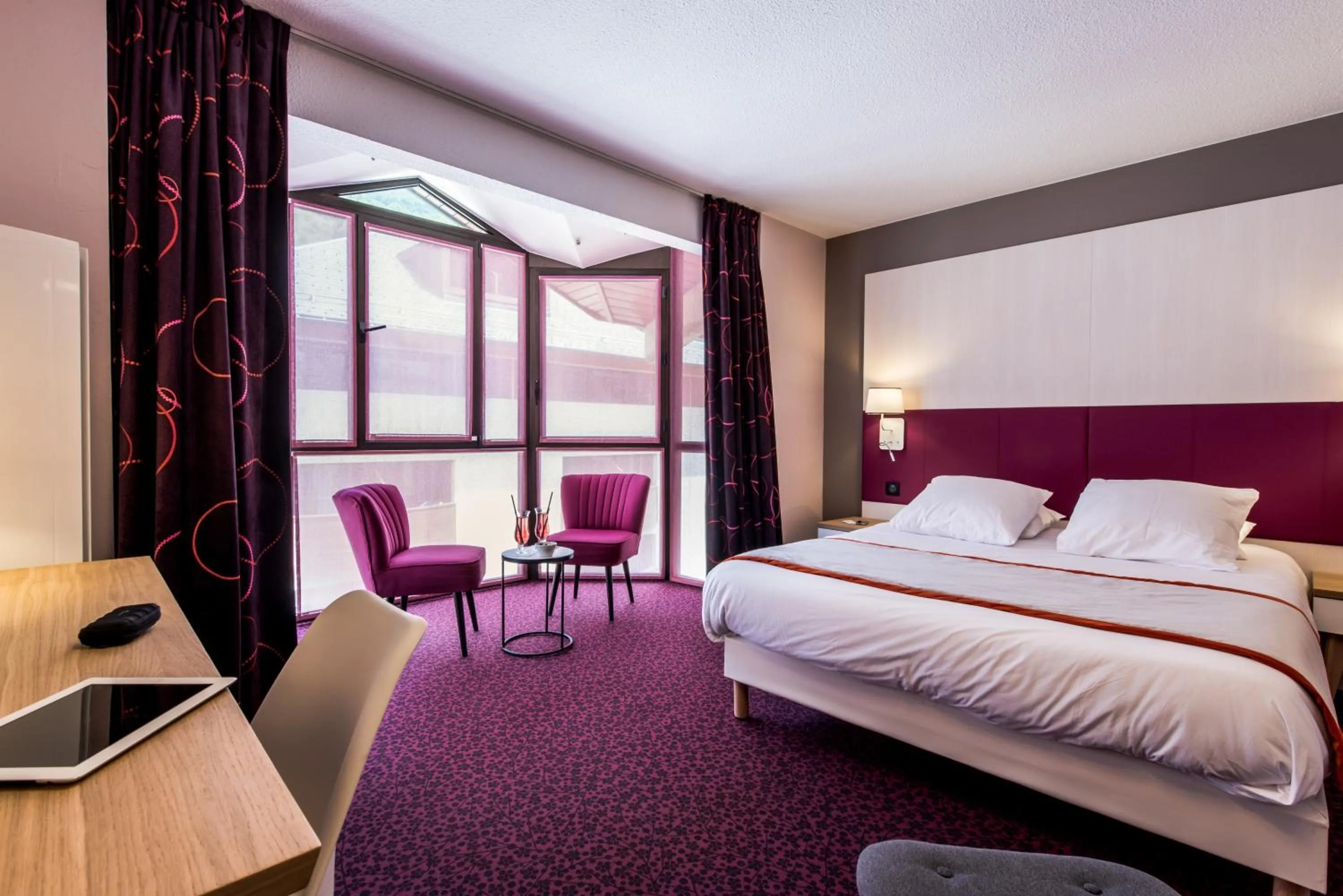 Bedroom, Bed in La Vanoise 1825