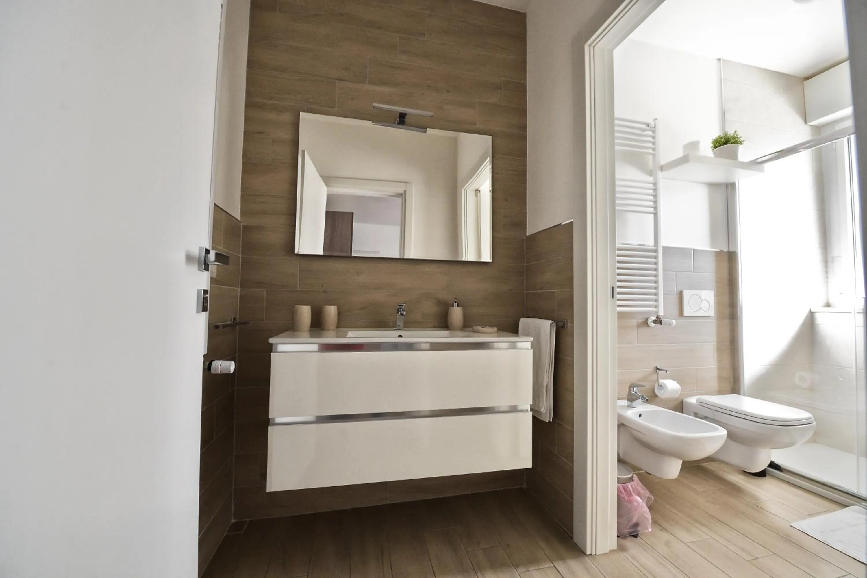 Bathroom in Karol Airport Bari