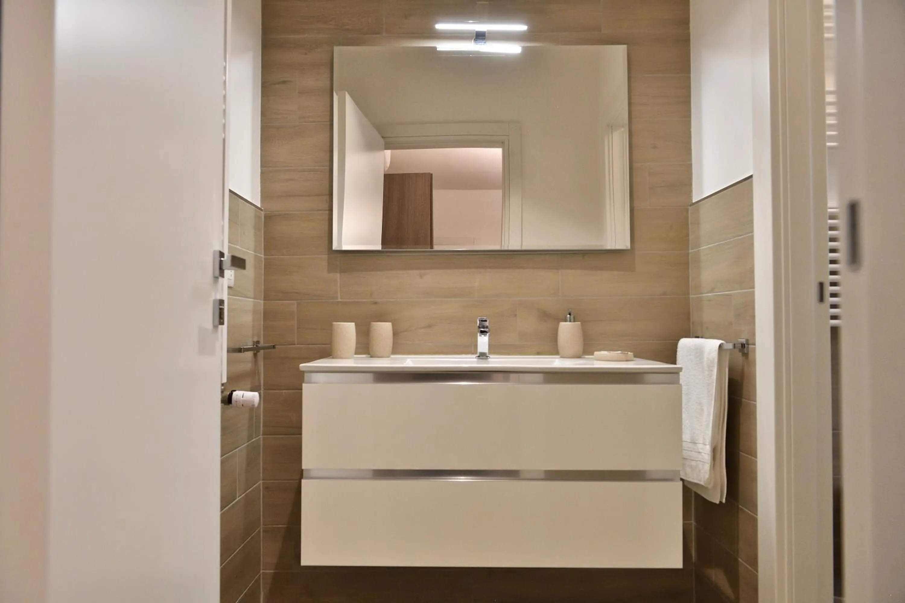 Bathroom in Karol Airport Bari