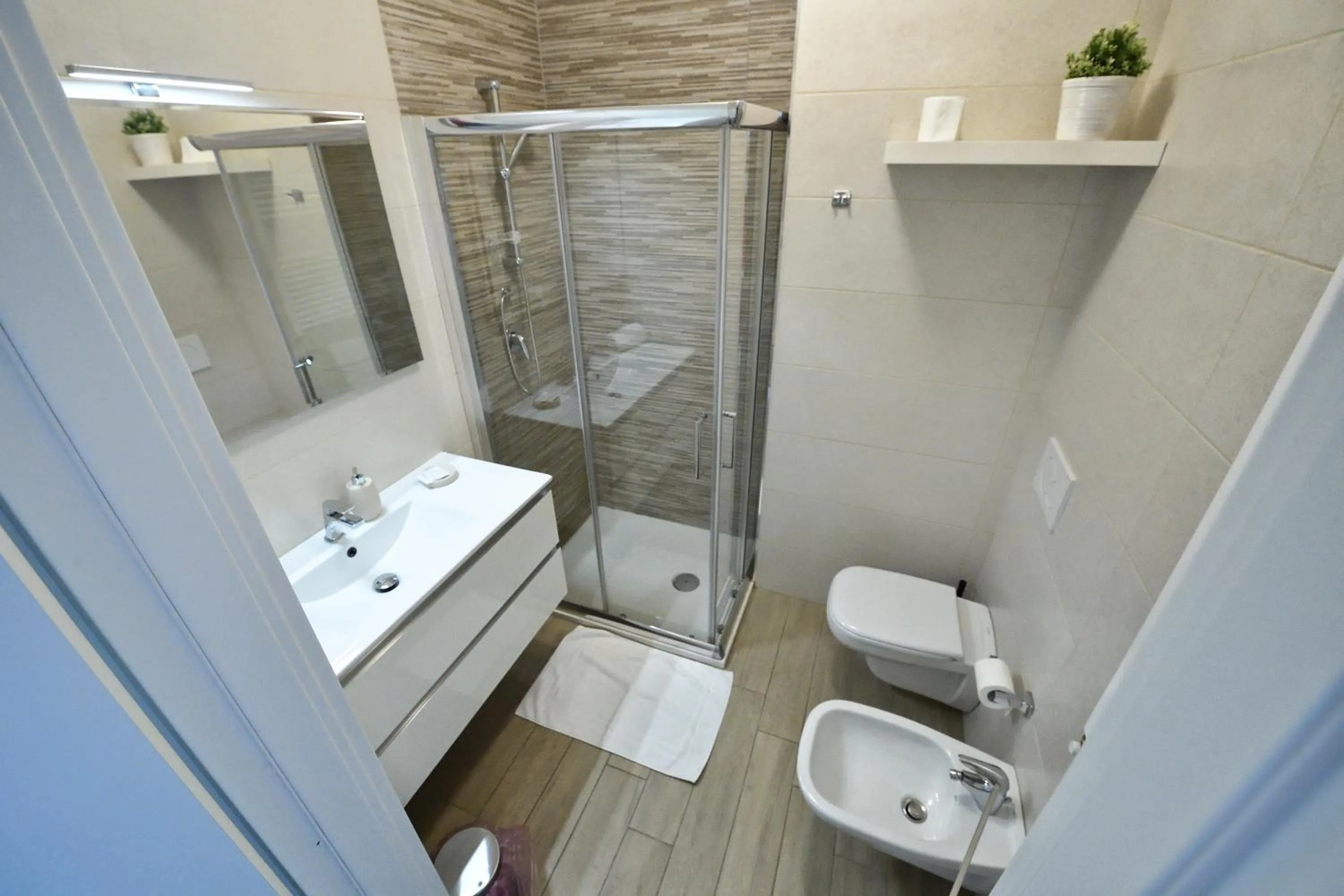 Bathroom in Karol Airport Bari