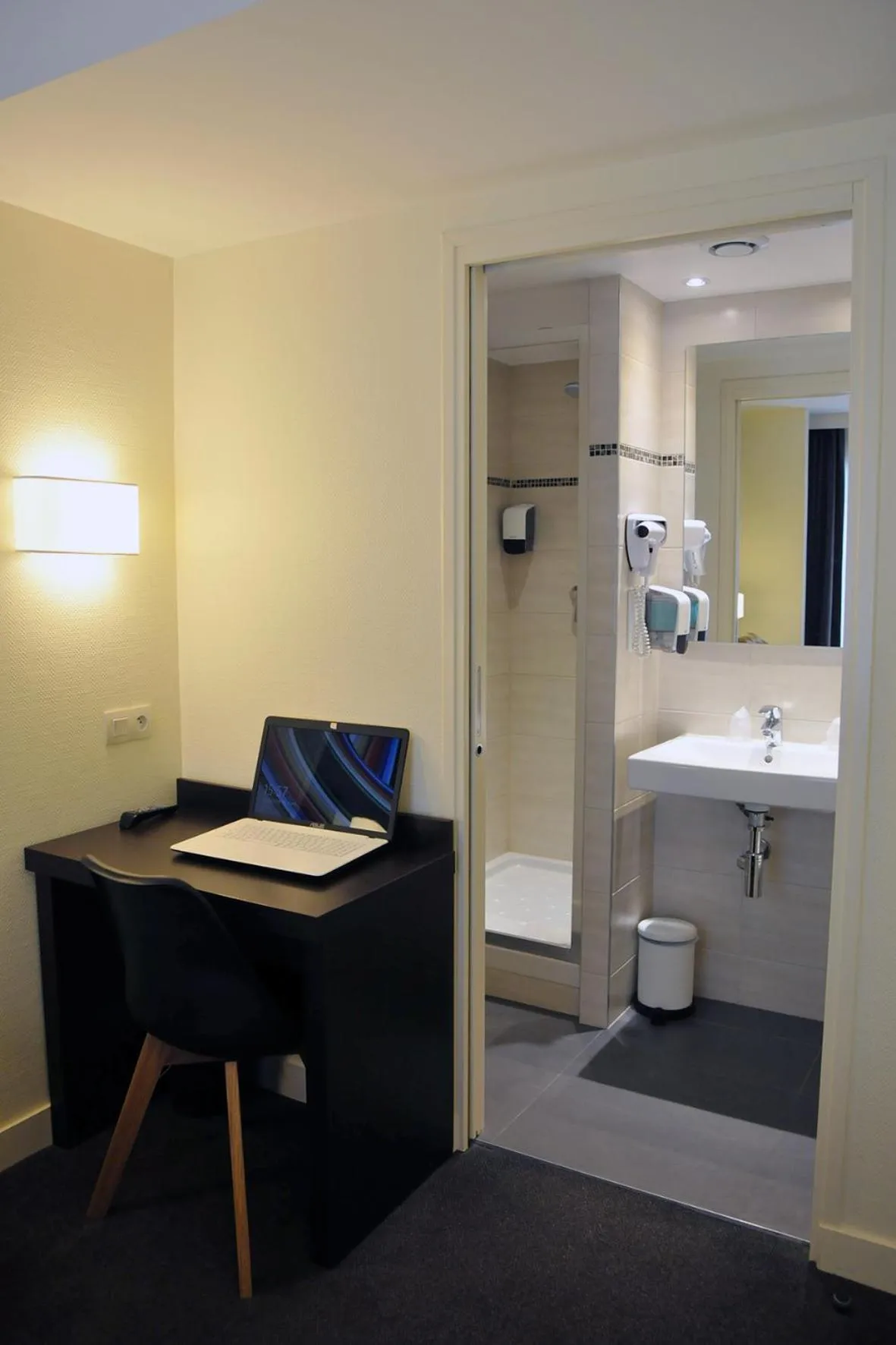 Bathroom in Hôtel Des Quatrans