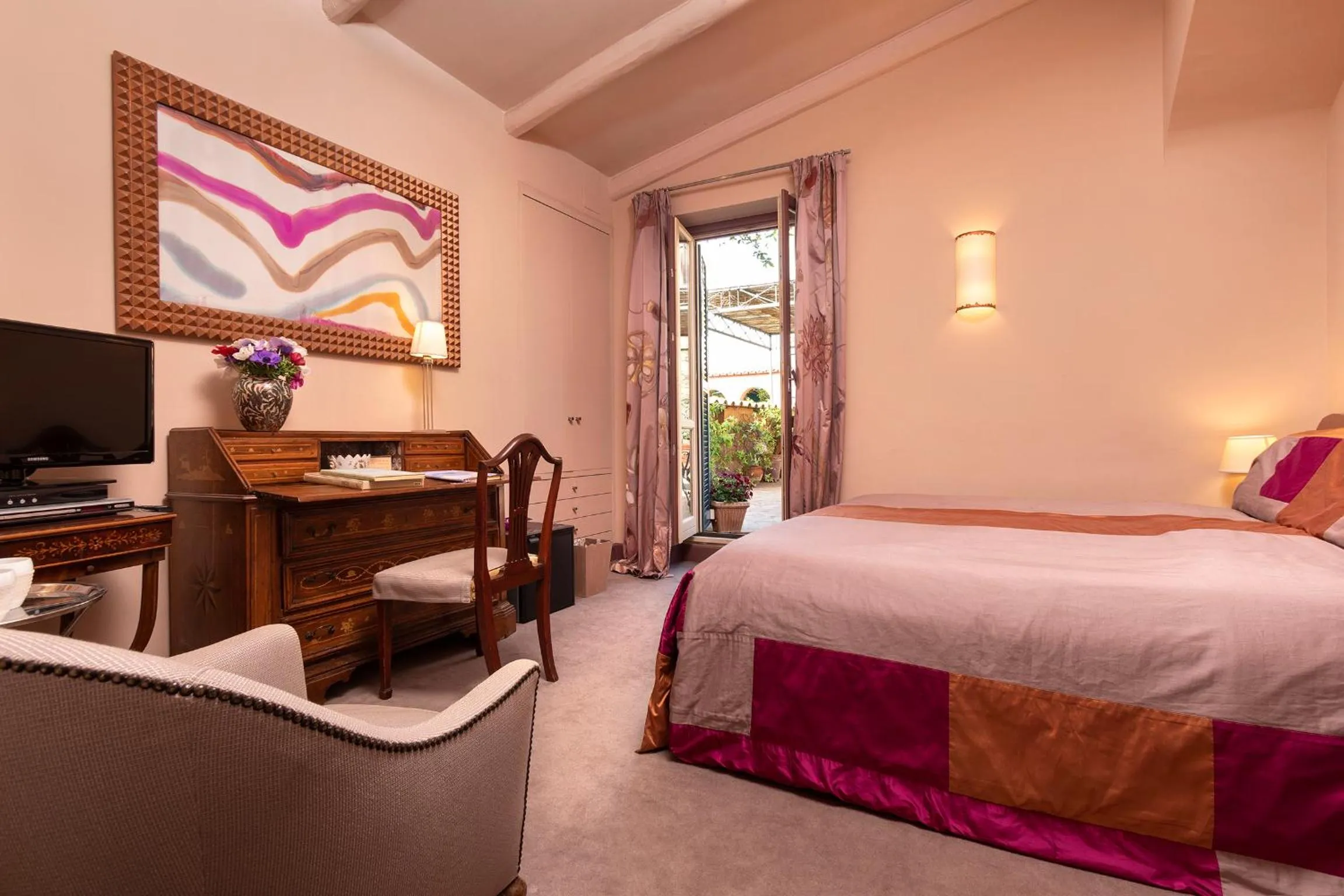 Photo of the whole room, Bed in Buonanotte Garibaldi