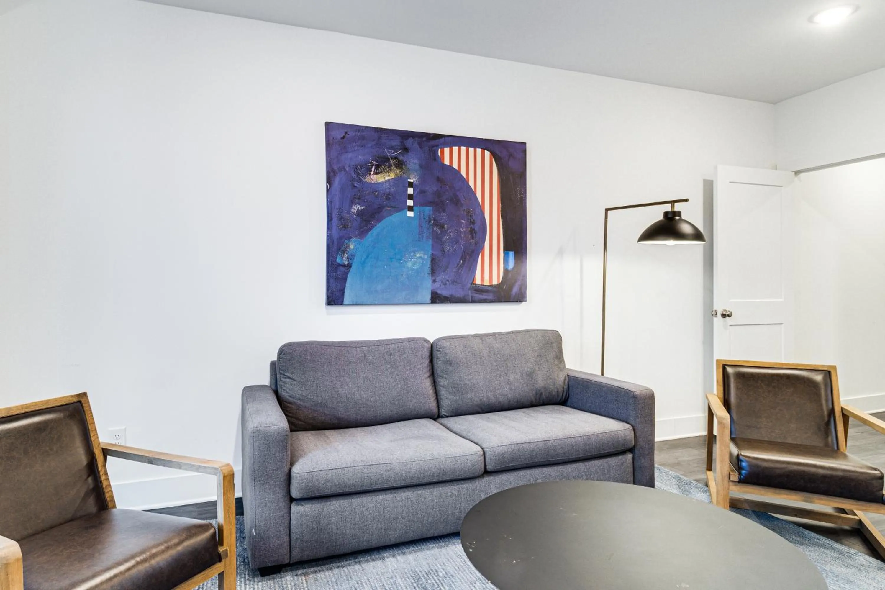 Living room in Sonder The High Note