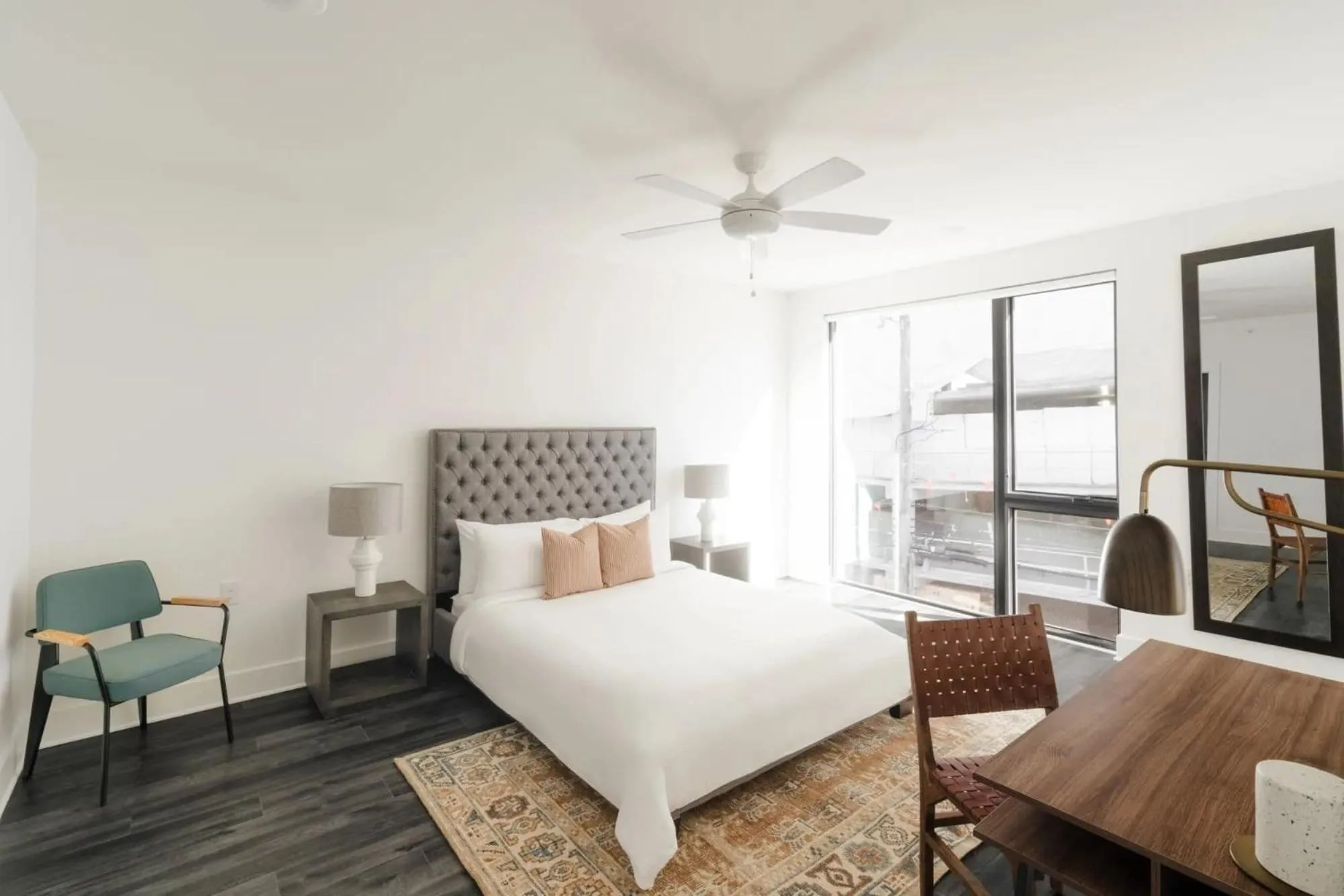 Other, Bed in The Grove 4 by AvantStay Ideal Music Location