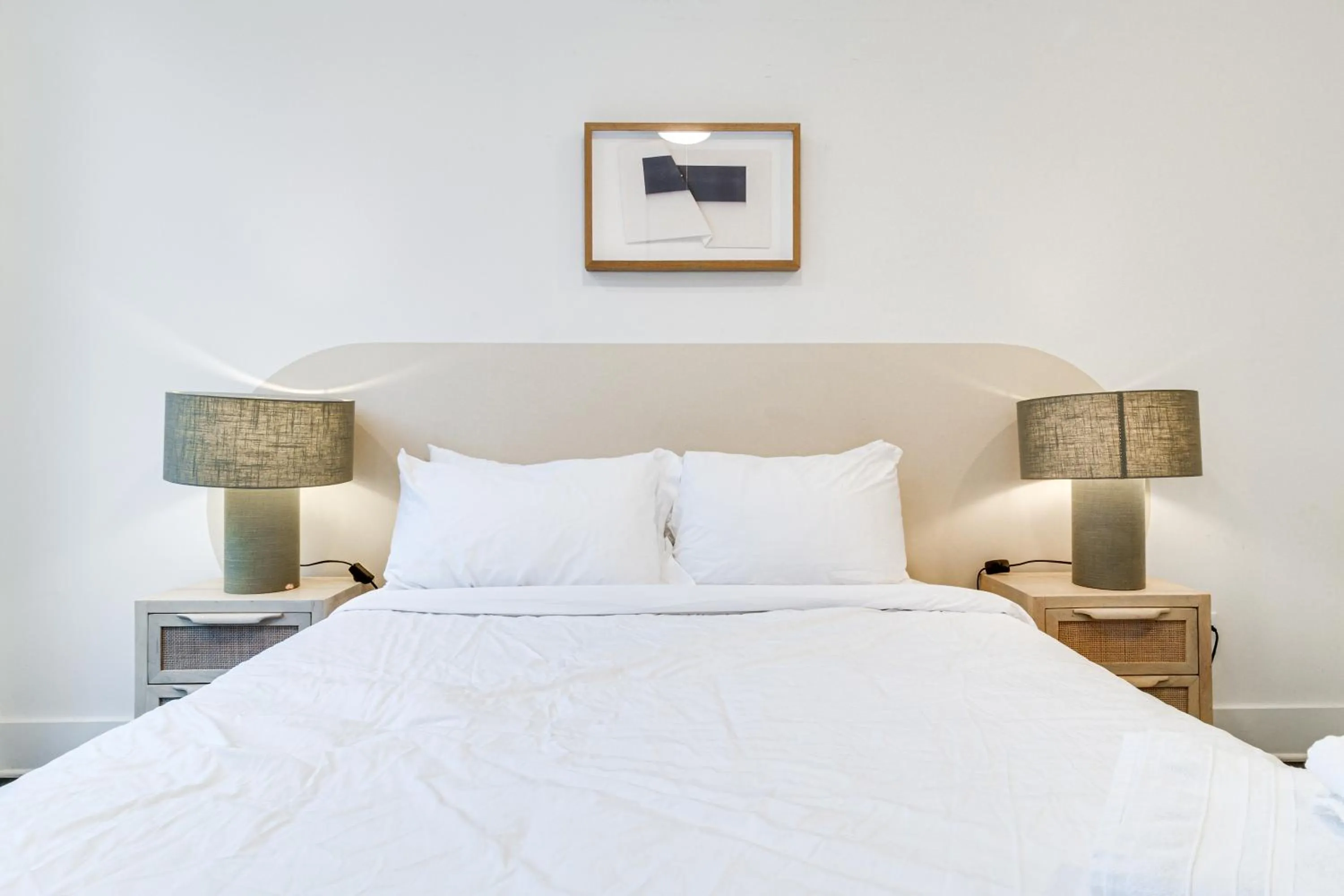 Bed in Sonder The High Note