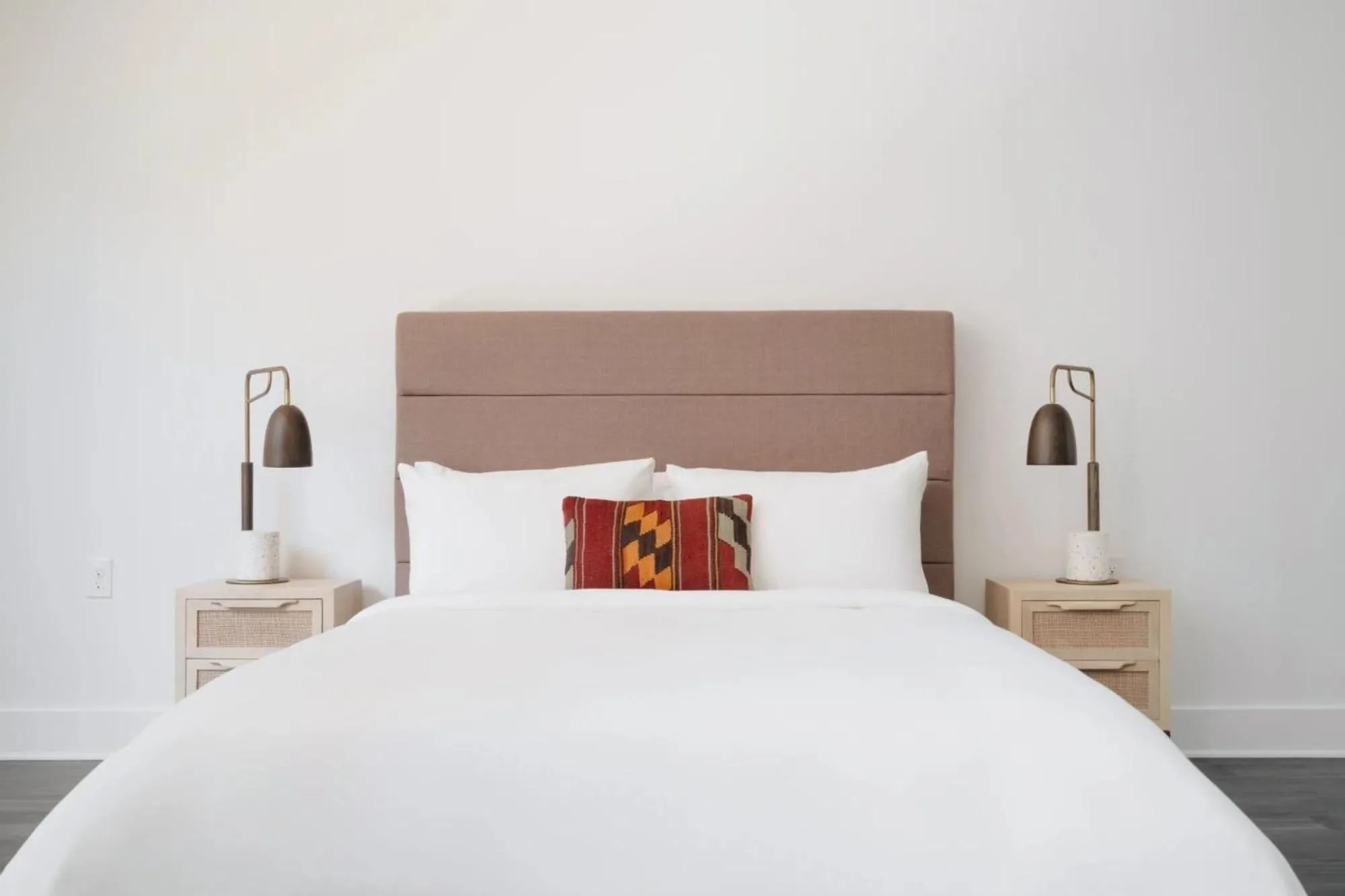 Other, Bed in The Grove 4 by AvantStay Ideal Music Location