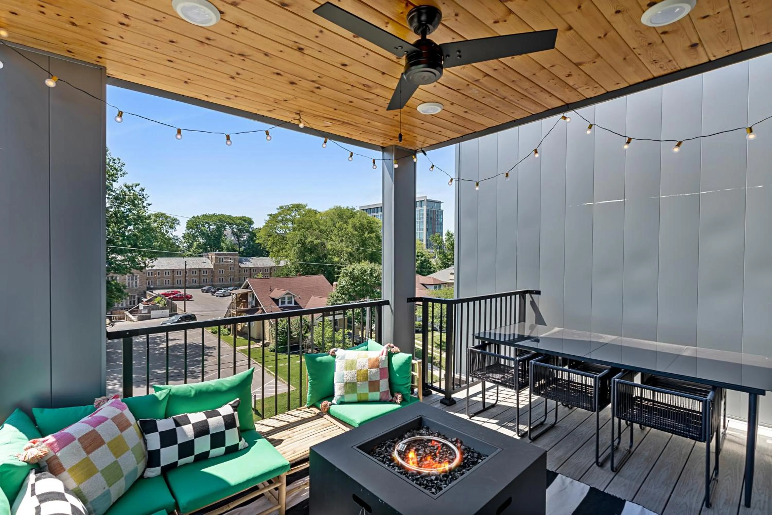 Patio in Sonder The High Note