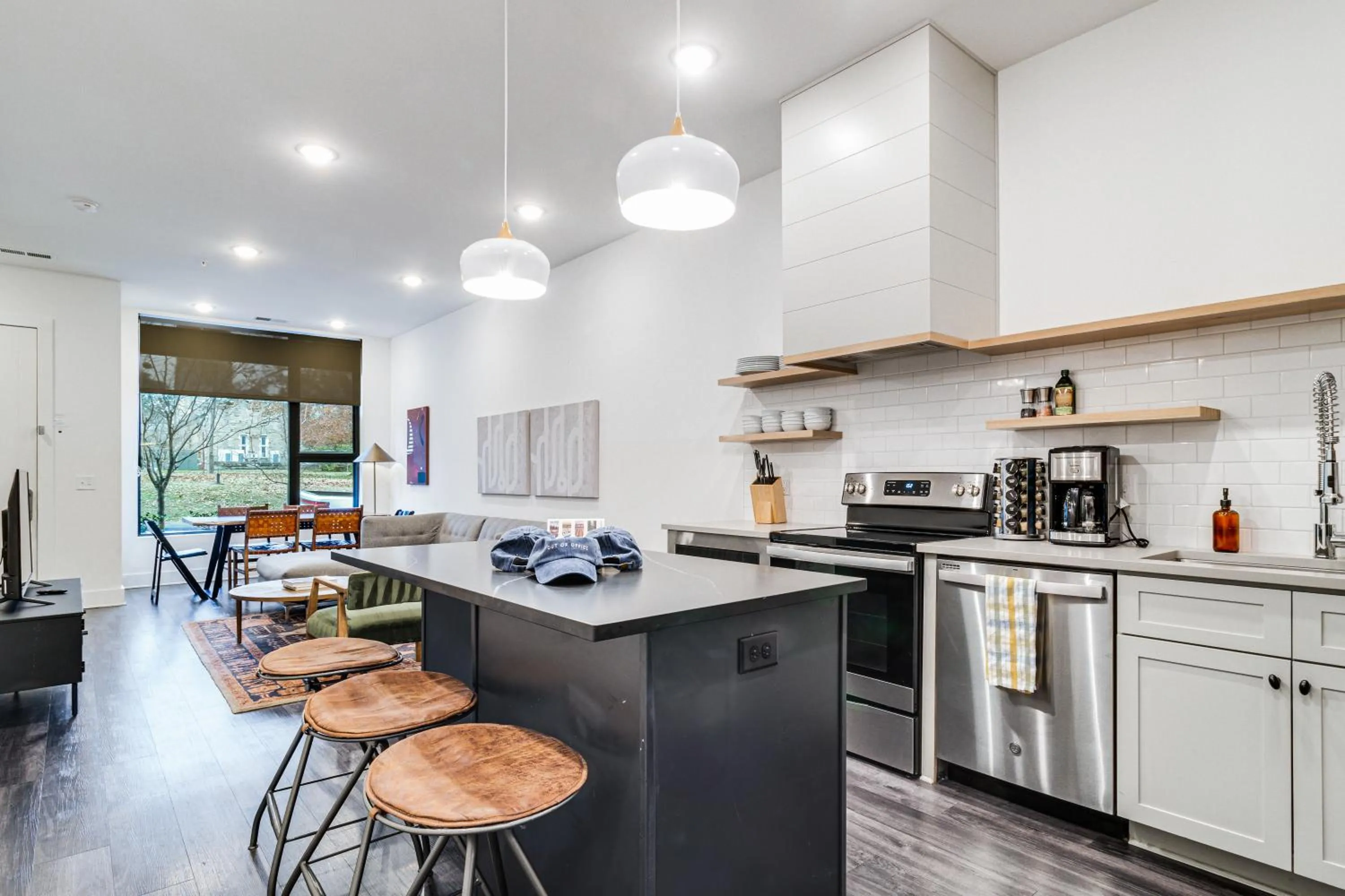 Kitchen or kitchenette in Sonder The High Note