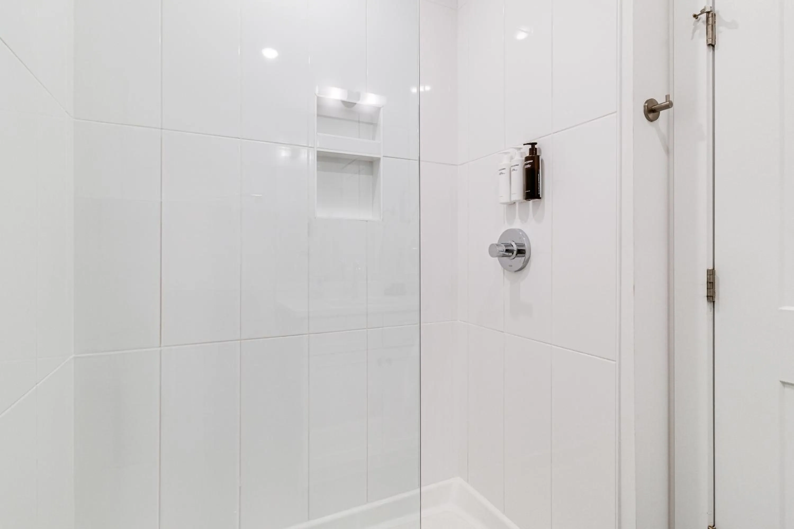 Shower in Sonder The High Note