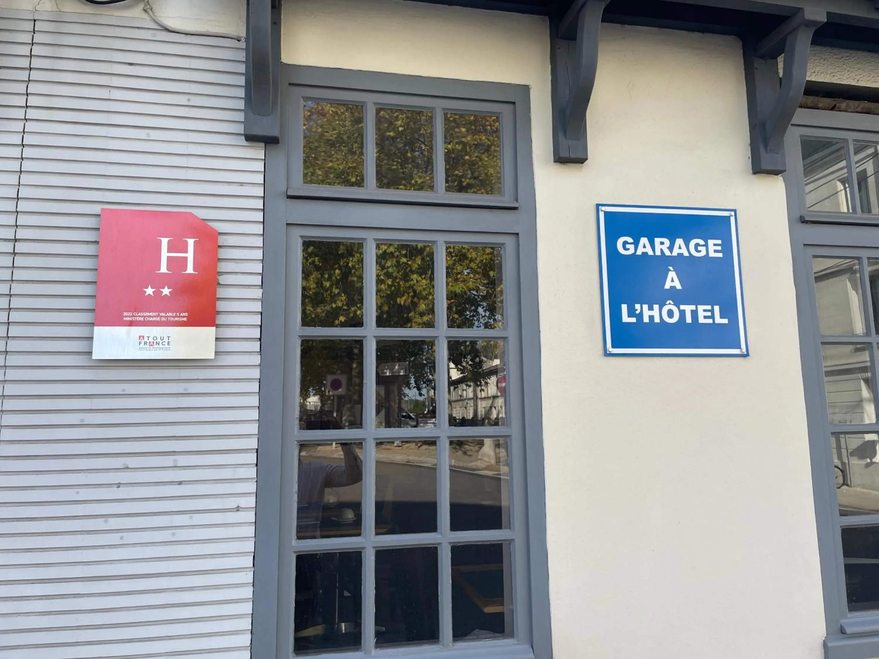 Contact Hotel de France