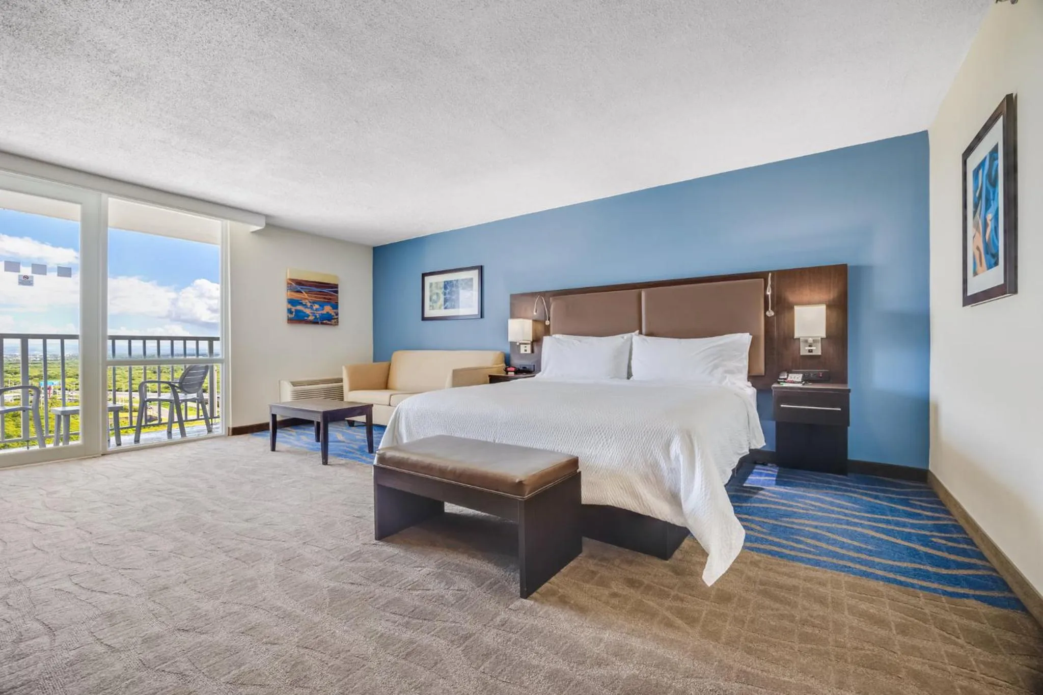 Bed in Holiday Inn Ponce & El Tropical Casino by IHG