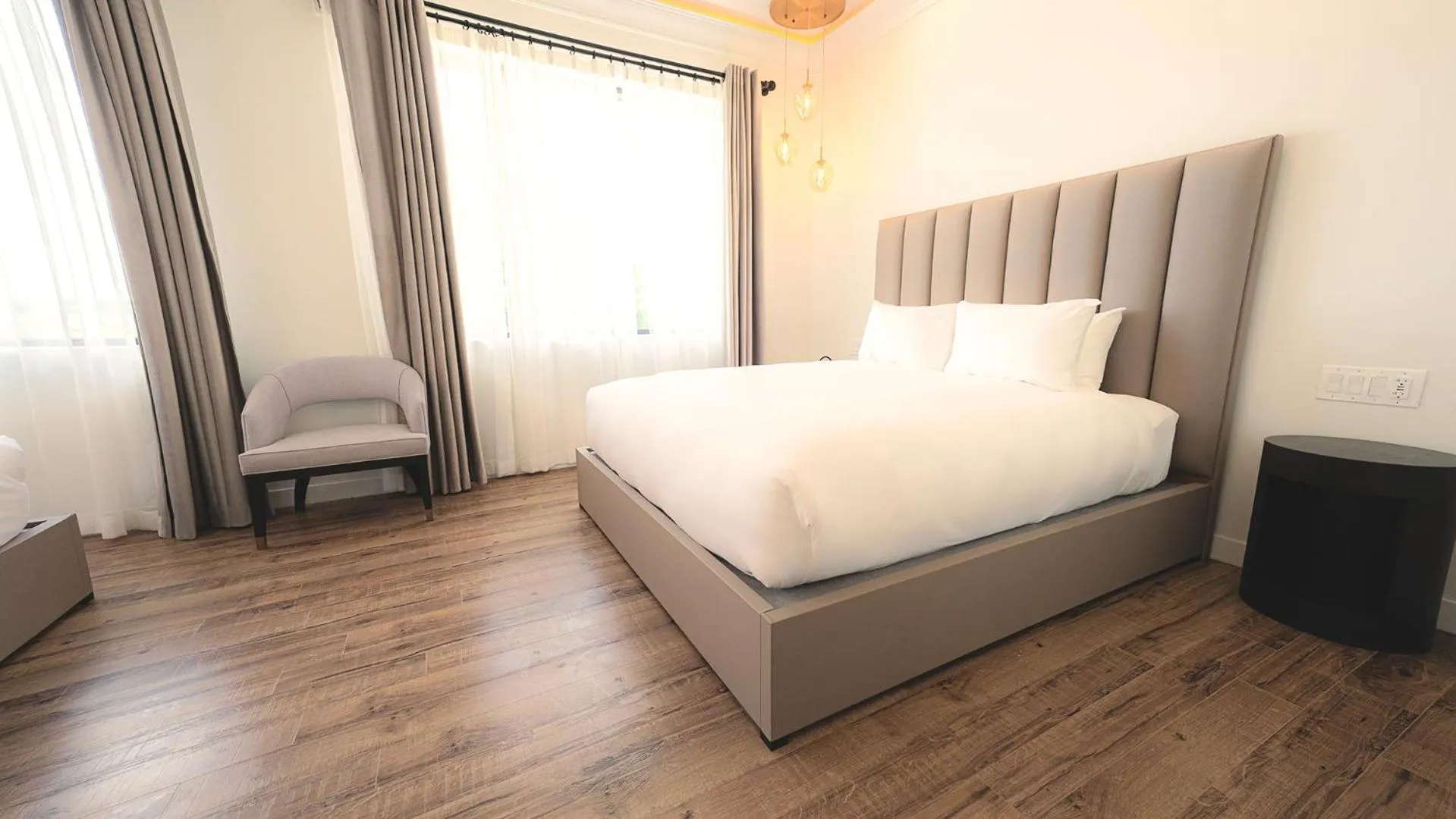 Bedroom in Mount Alverno Luxury Resorts