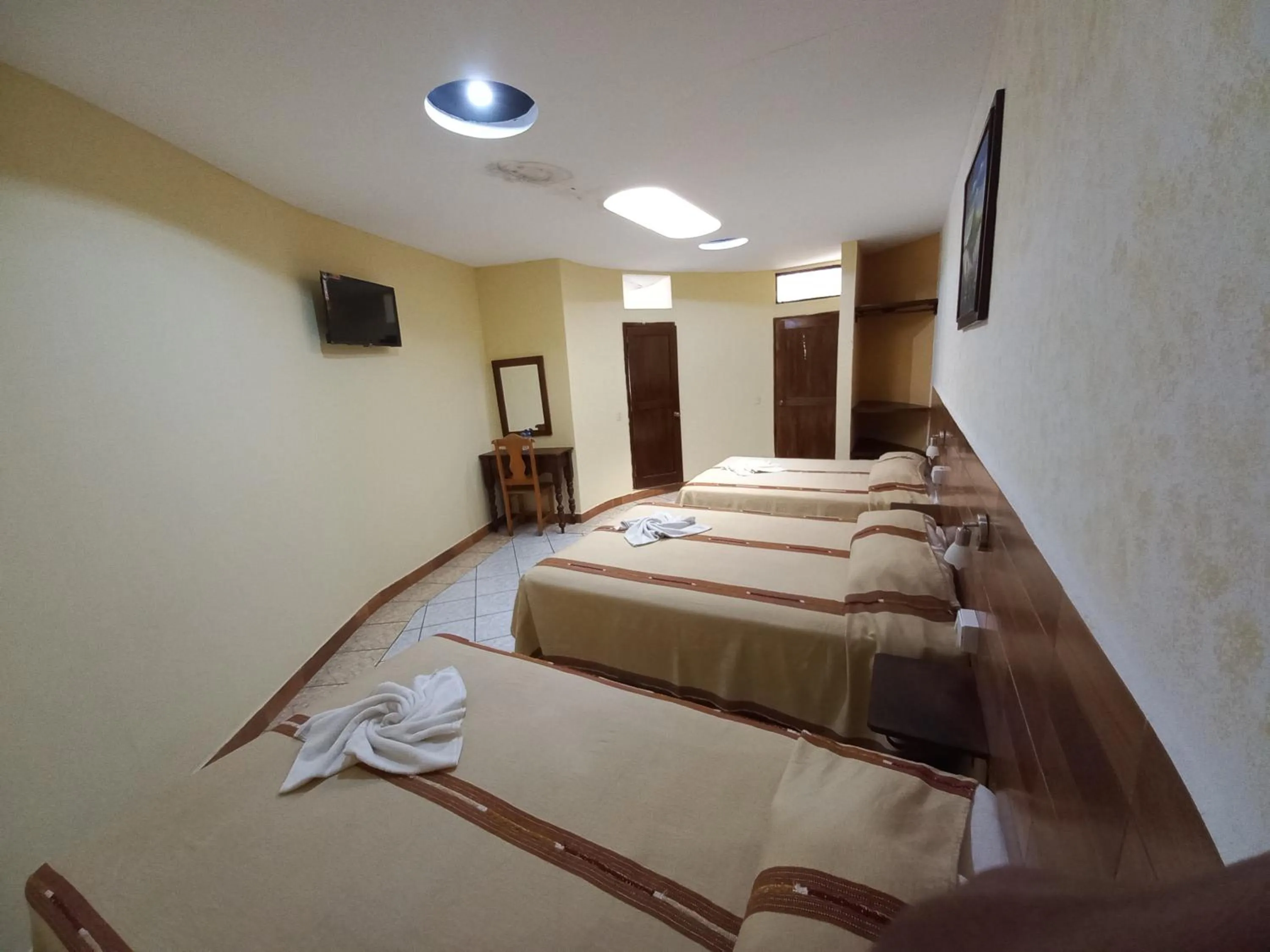 Family, Bed in Hotel Nakbé Atitlán