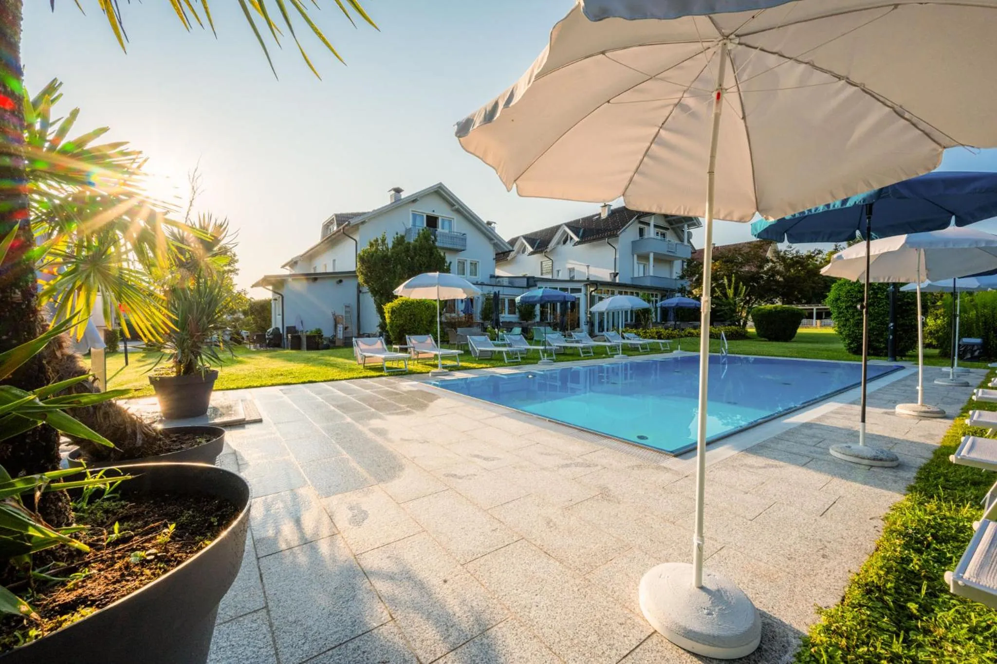 Swimming pool in Hotel Villa Flora