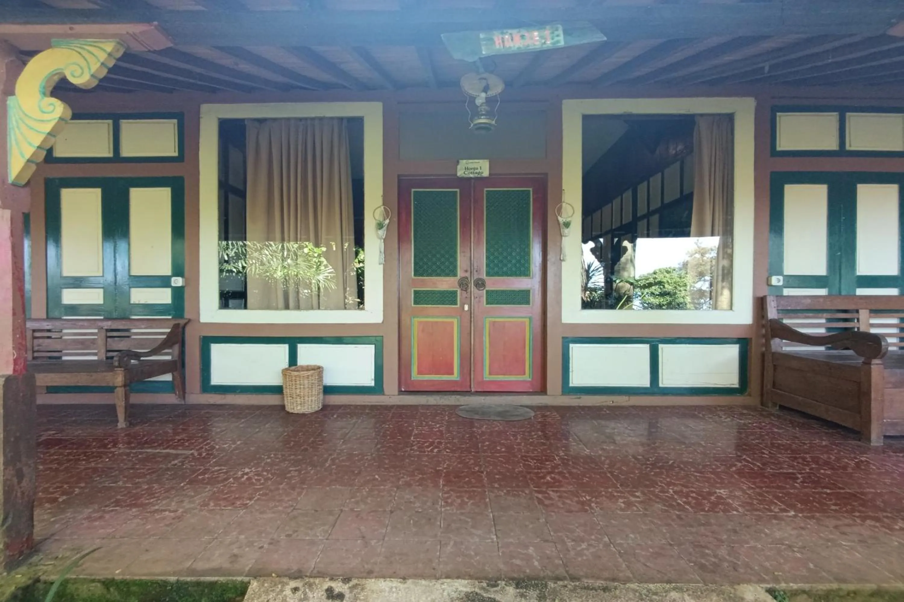 Balcony/Terrace in Mendulang by Belza