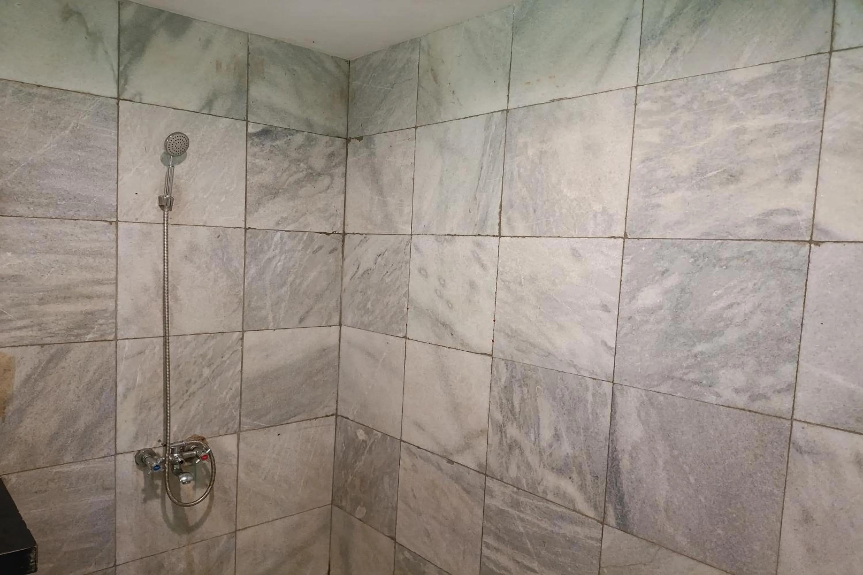 Shower in Mendulang by Belza