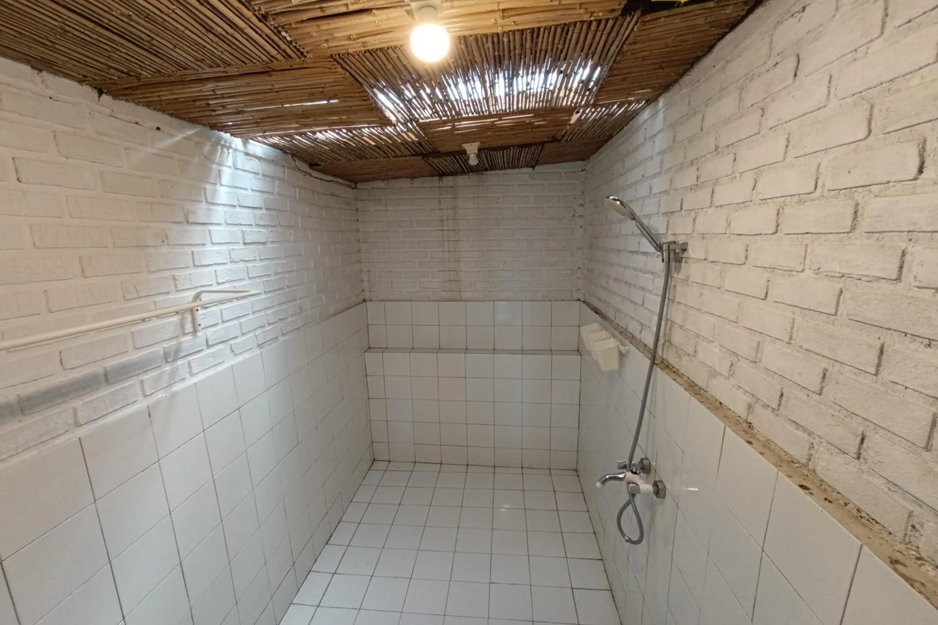 Shower in Mendulang by Belza