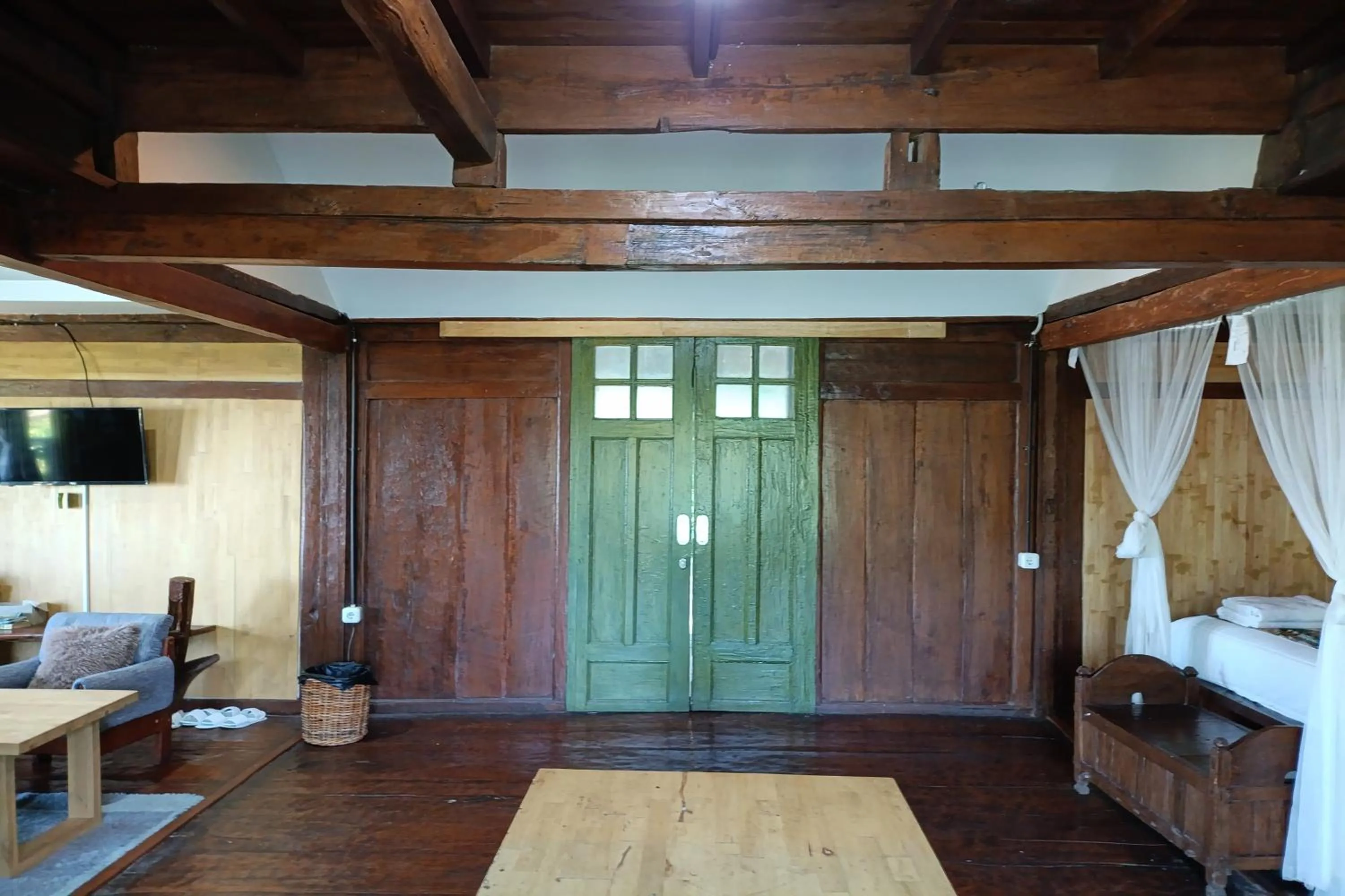 Bedroom, Bed in Mendulang by Belza