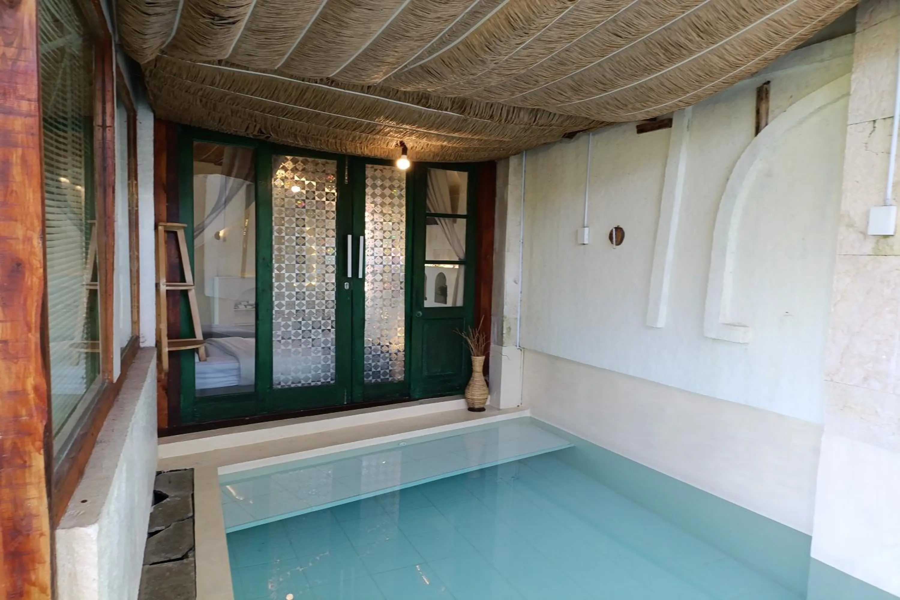 Swimming pool in Mendulang by Belza