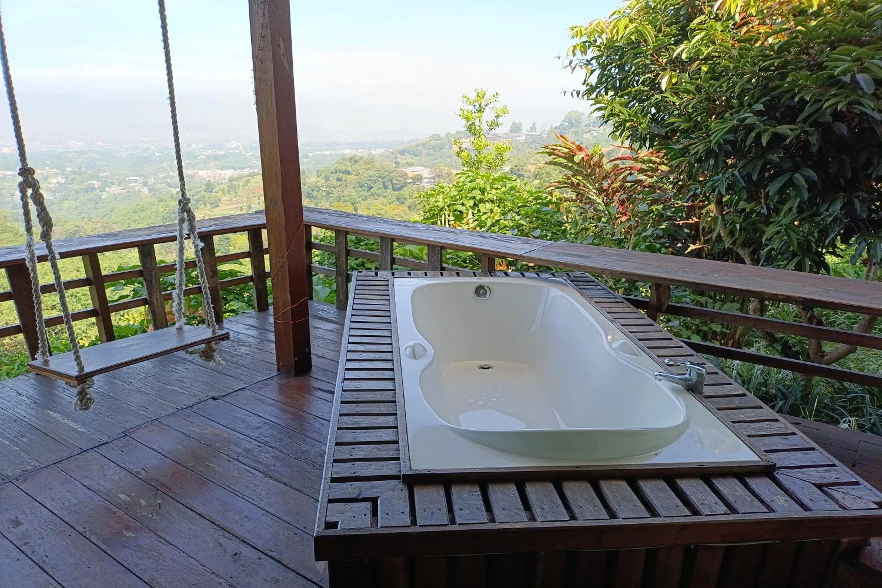 Bath in Mendulang by Belza