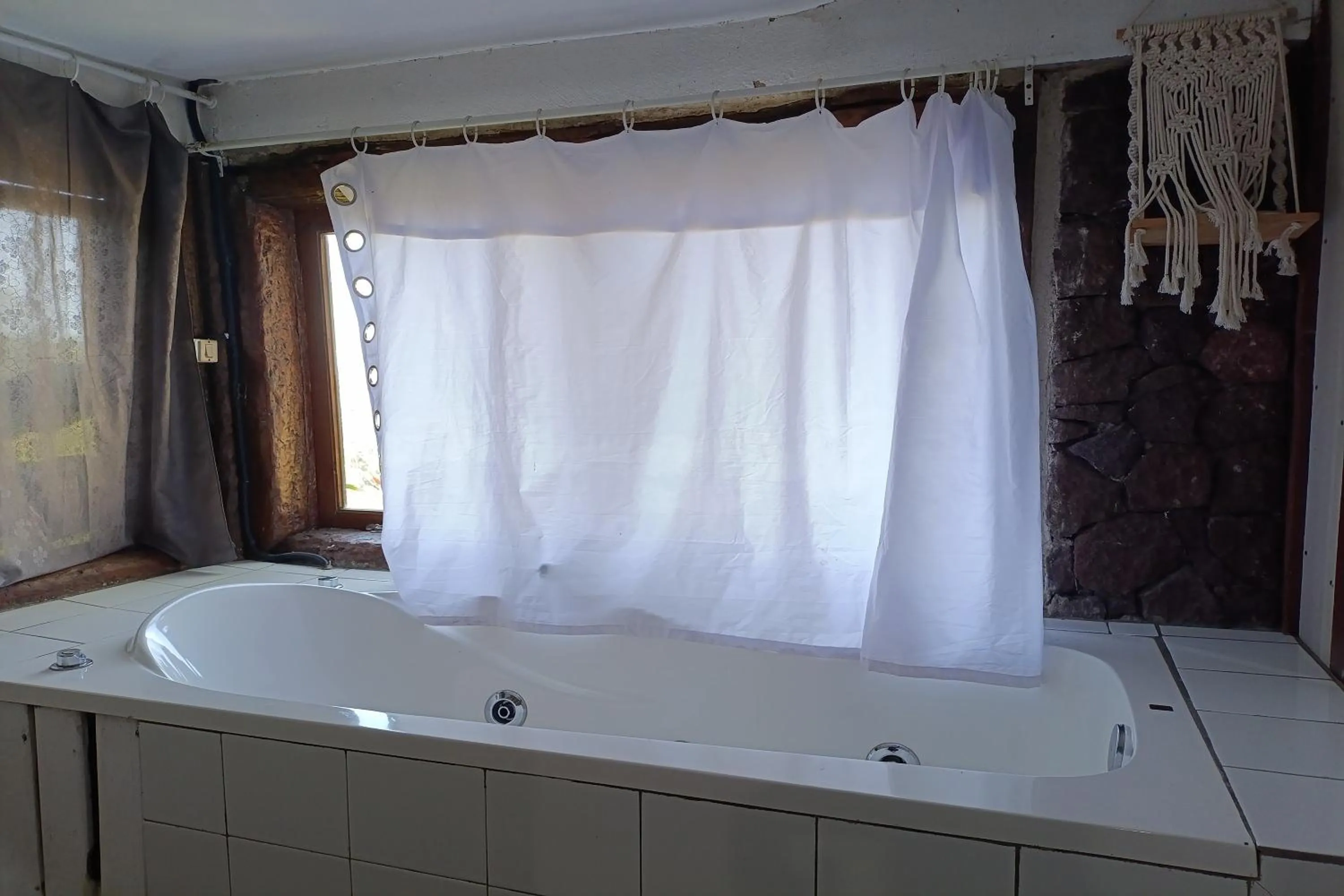 Bathroom in Mendulang by Belza