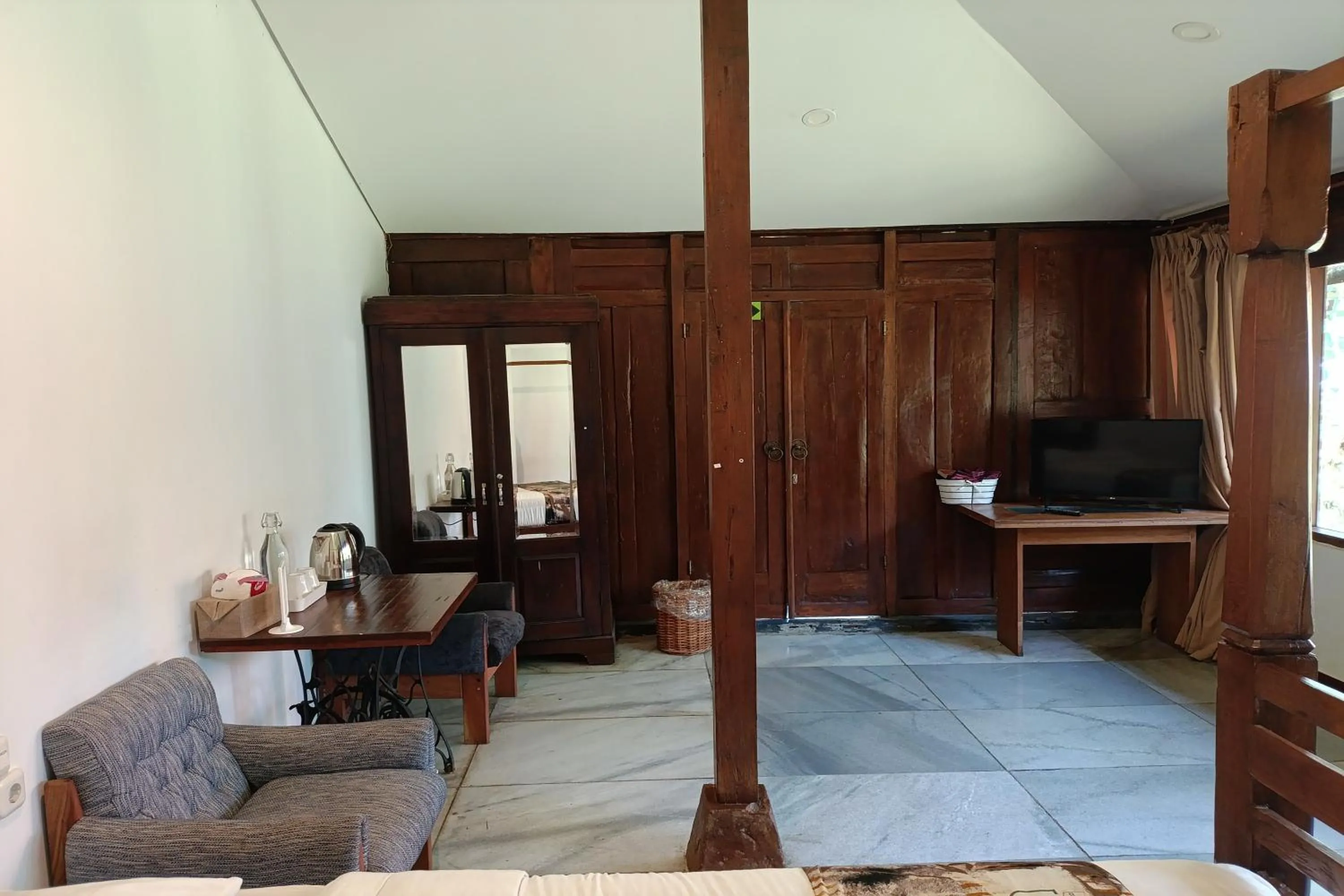 Seating area in Mendulang by Belza