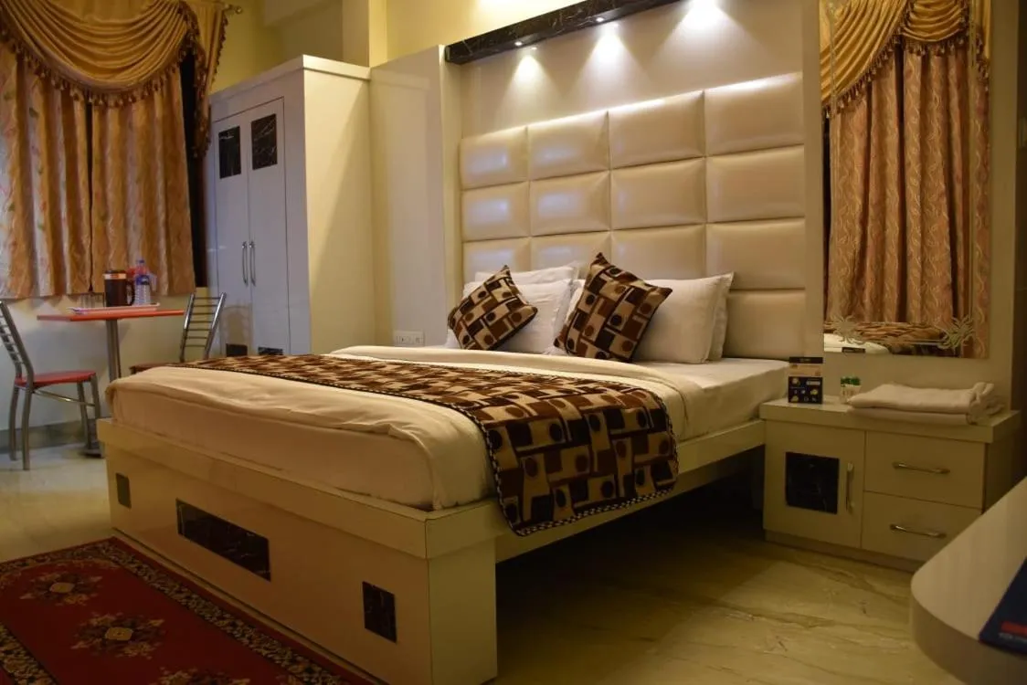 Bedroom, Bed in Ganpati Plaza Hotel