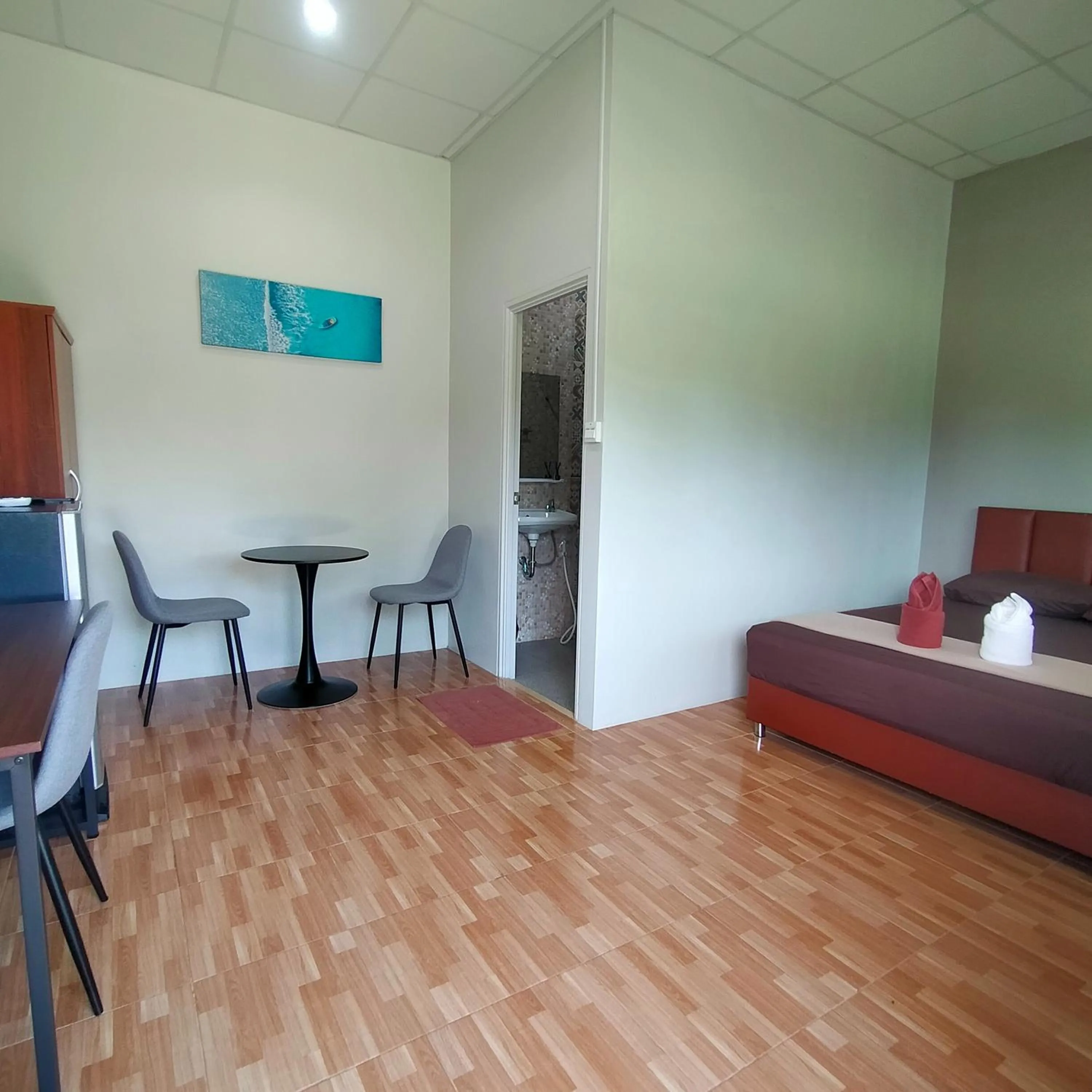 Dining area in Davy Cottage Phuket