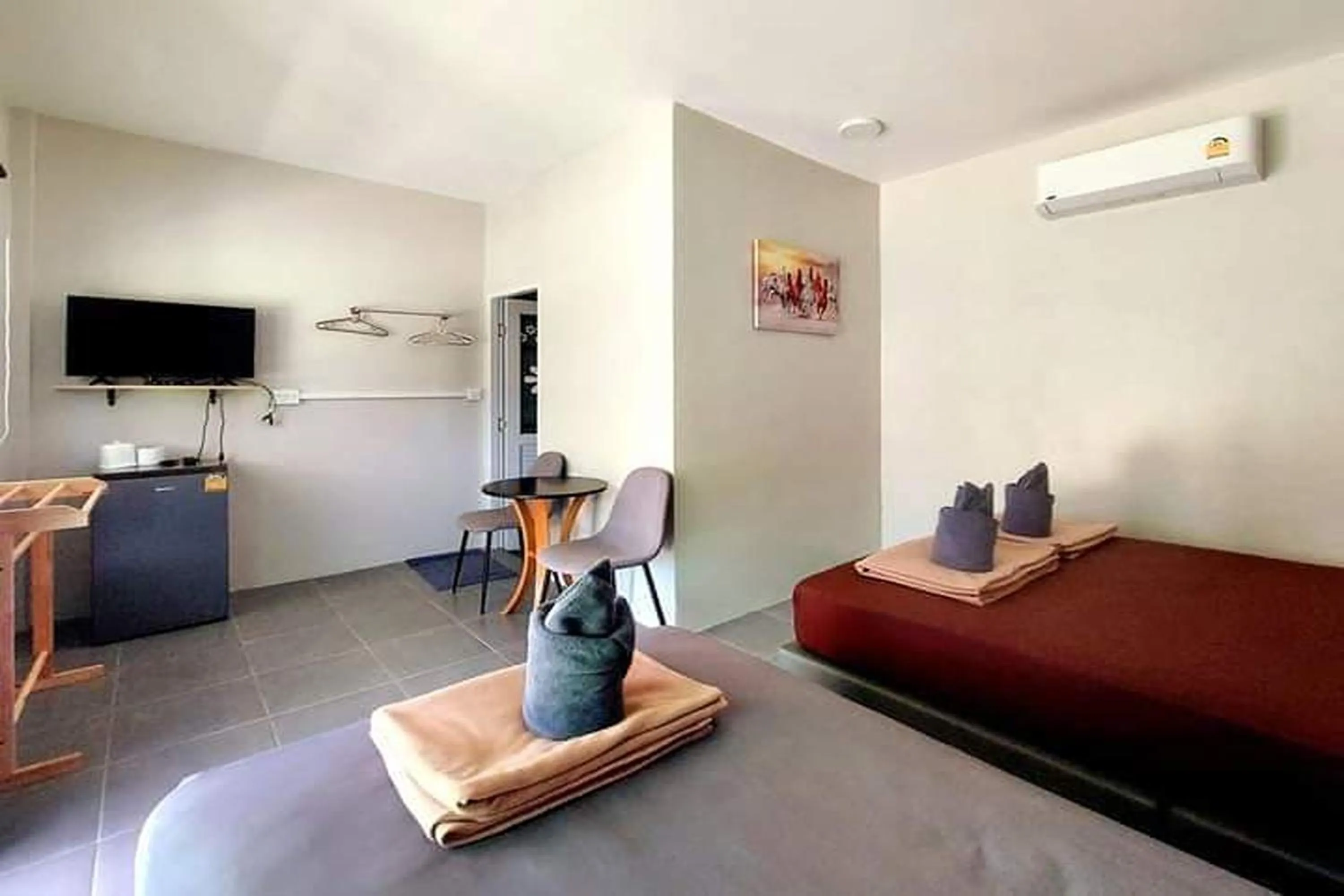 Bed in Davy Cottage Phuket