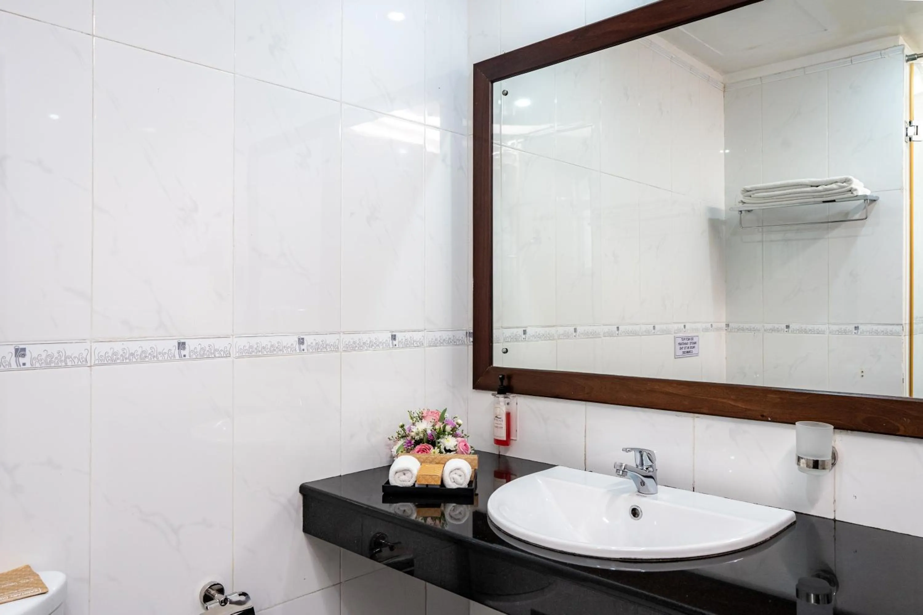 Shower in Mirage Colombo